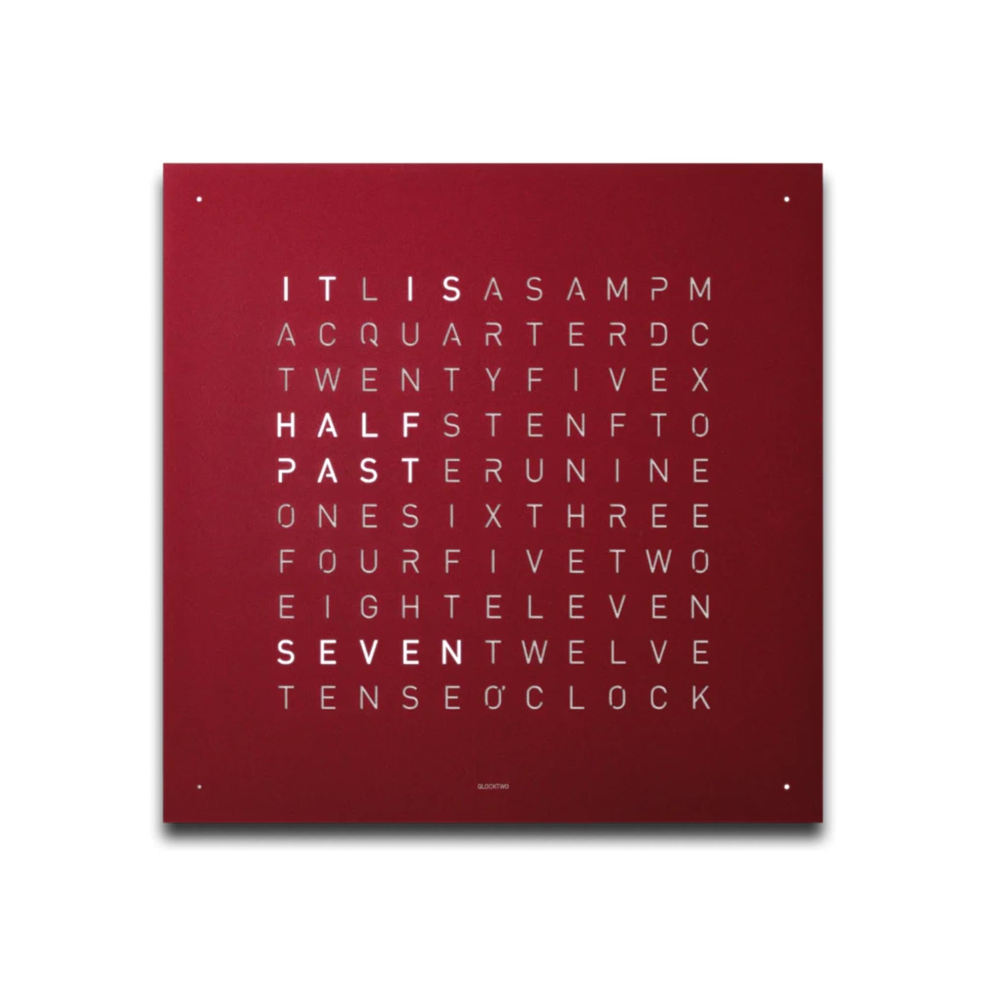 QLOCKTWO Earth 45 Roter Samt Englische Wanduhr QT4ENRRVC-UK