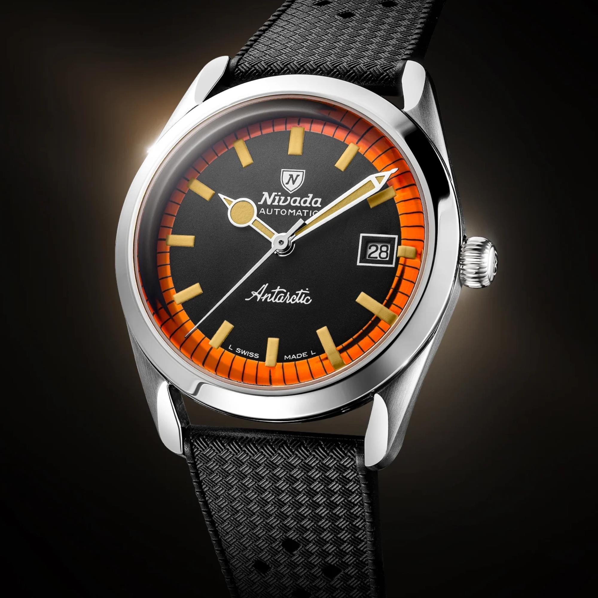 Nivada Grenchen Super Antarctic 38mm Schwarzes Zifferblatt Gummi Herren Automatik Uhr 32056A01