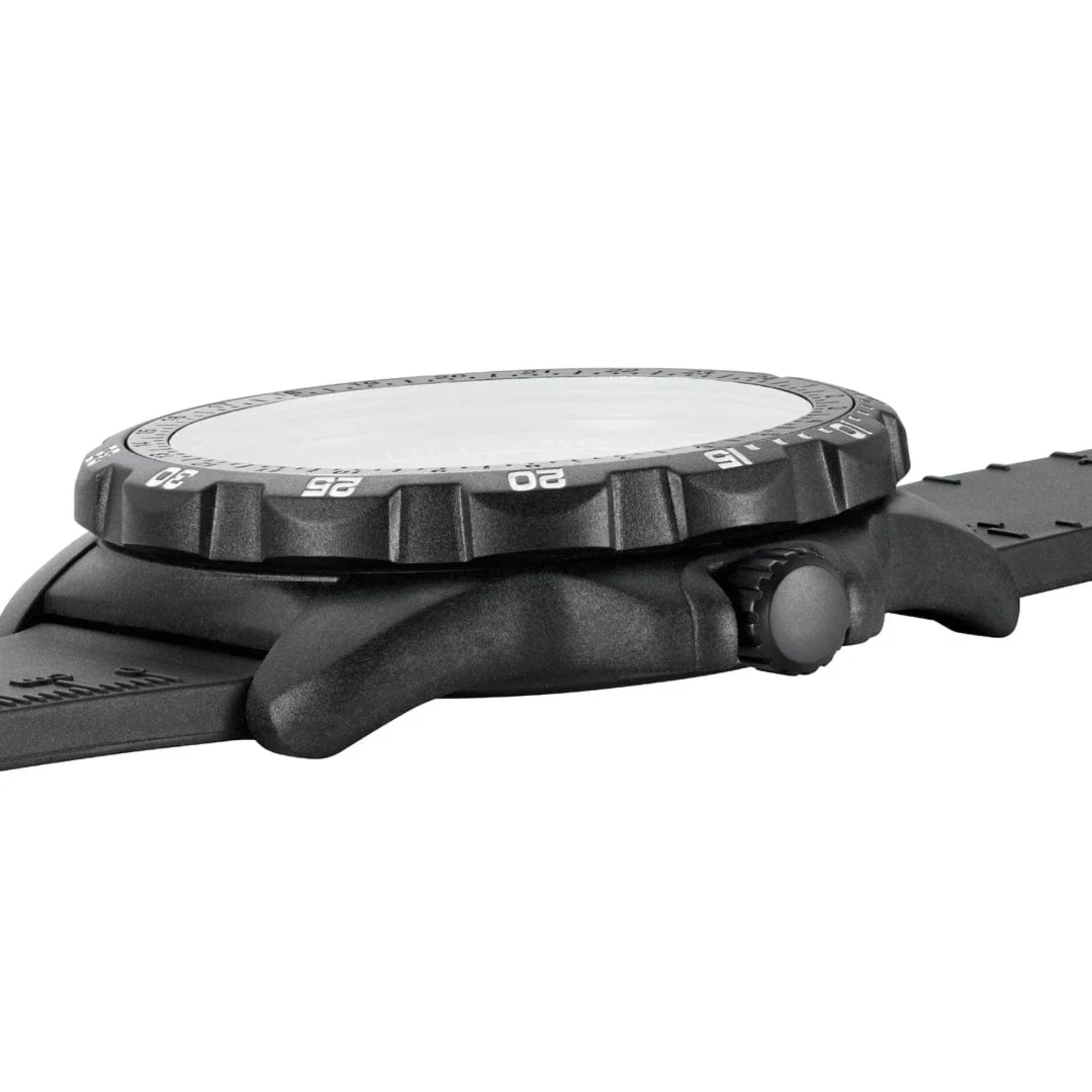 Luminox RECON Nav Spec 46mm Black Dial Rubber Mens Quartz Watch XL.8837.2