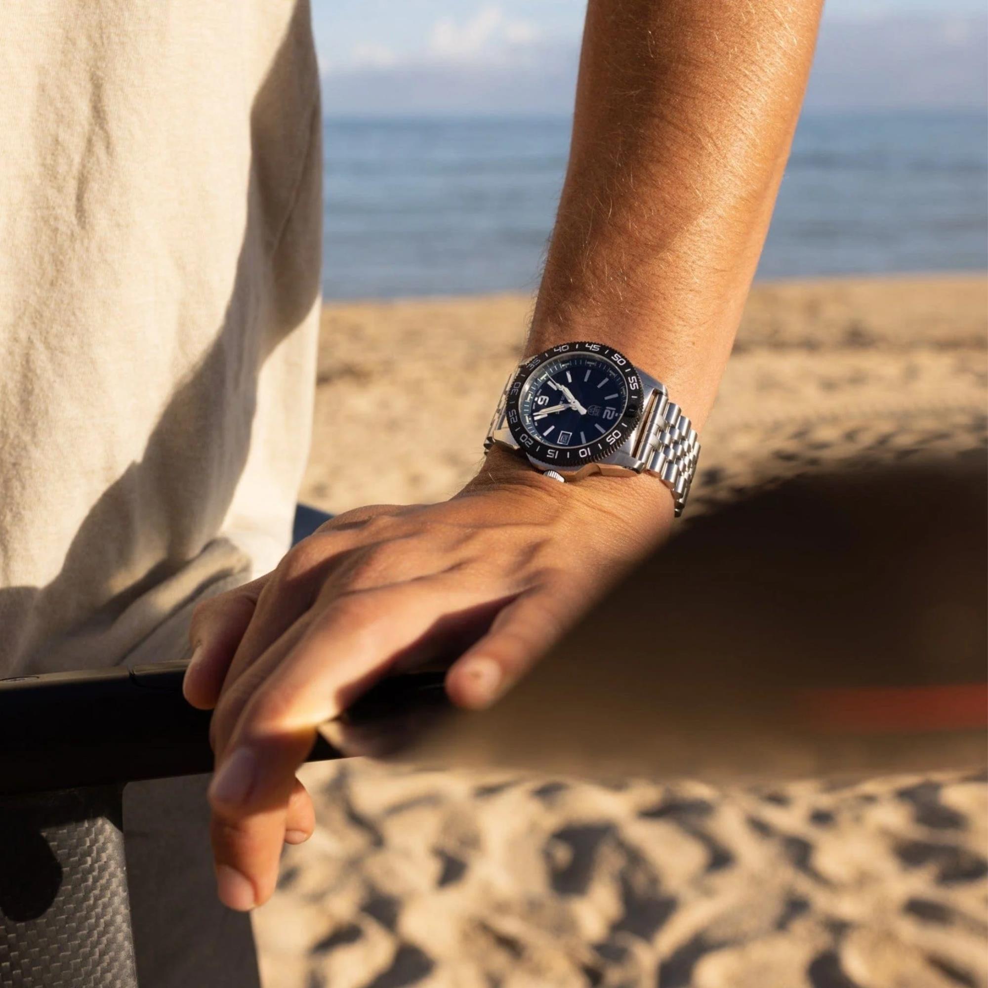 Montre quartz Luminox Pacific Diver Ripple 39mm cadran bleu acier et caoutchouc XS.3123M.SET.1
