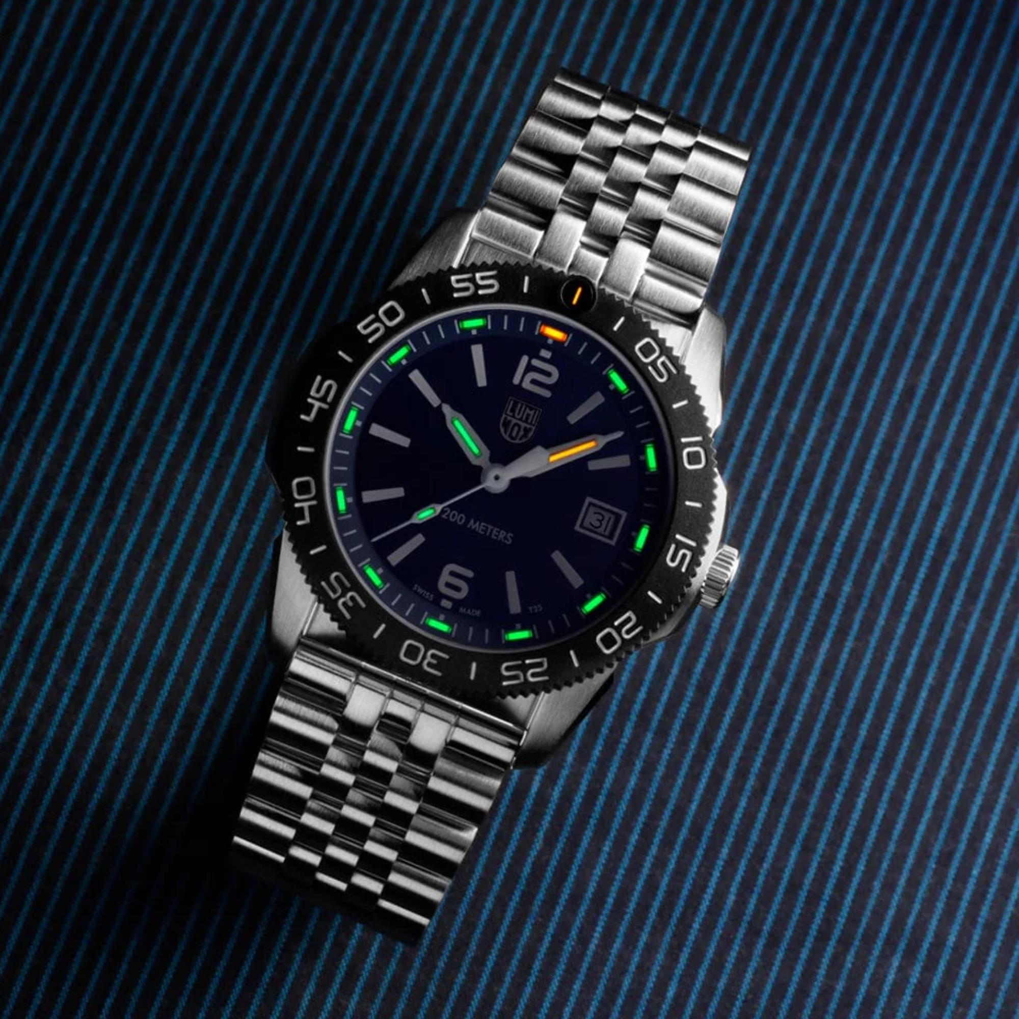 Montre quartz Luminox Pacific Diver Ripple 39mm cadran bleu acier et caoutchouc XS.3123M.SET.1