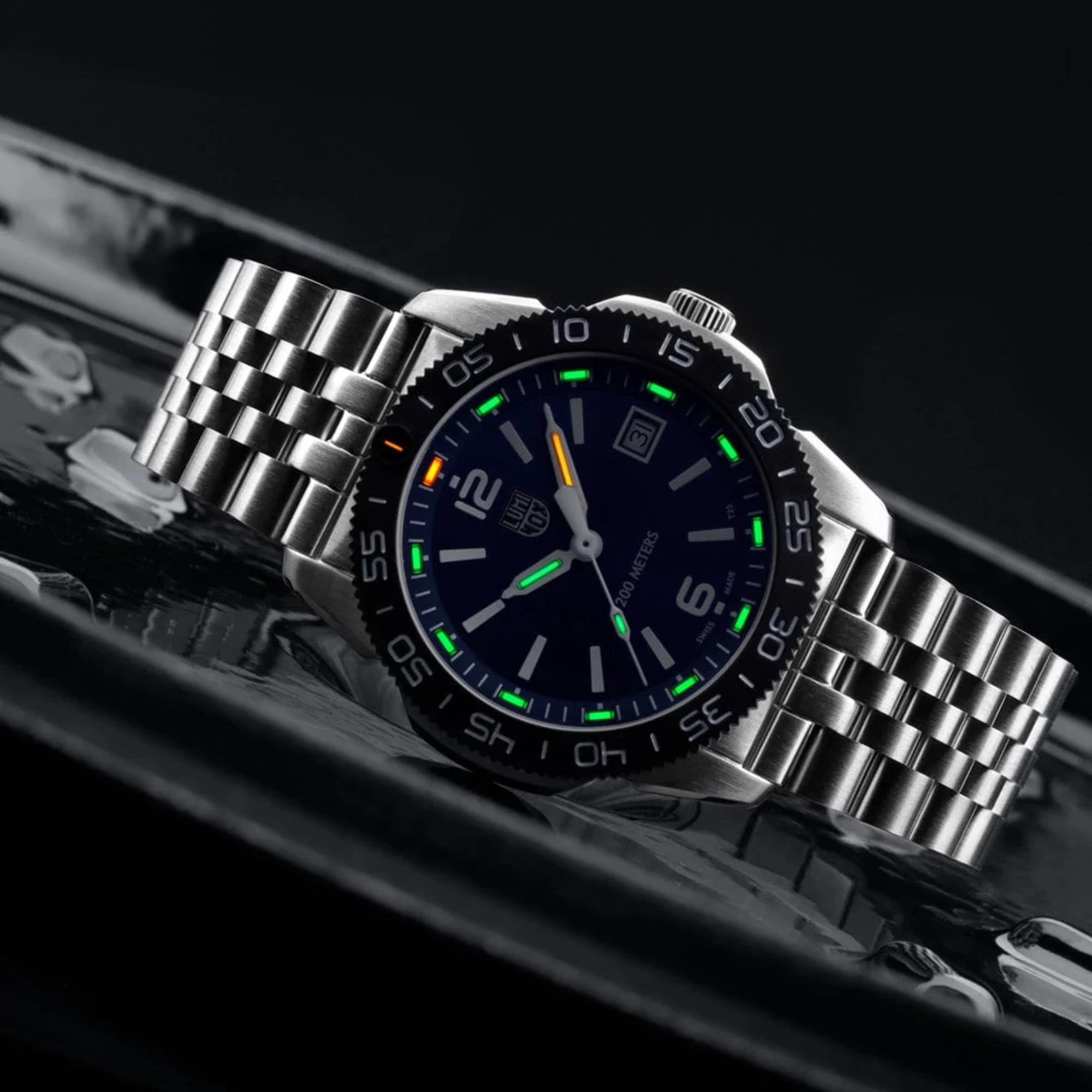 Montre quartz Luminox Pacific Diver Ripple 39mm cadran bleu acier et caoutchouc XS.3123M.SET.1