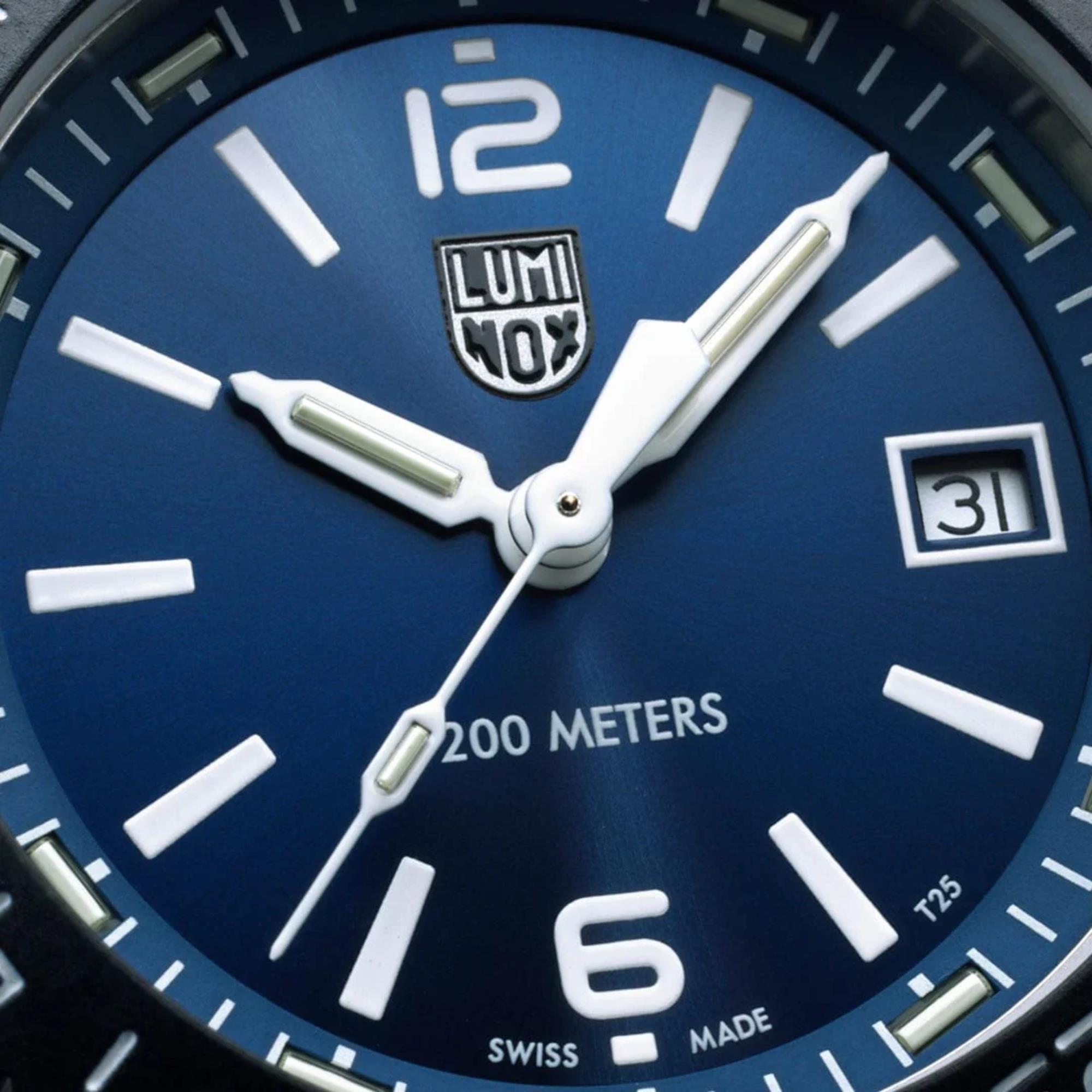 Montre quartz Luminox Pacific Diver Ripple 39mm cadran bleu acier et caoutchouc XS.3123M.SET.1