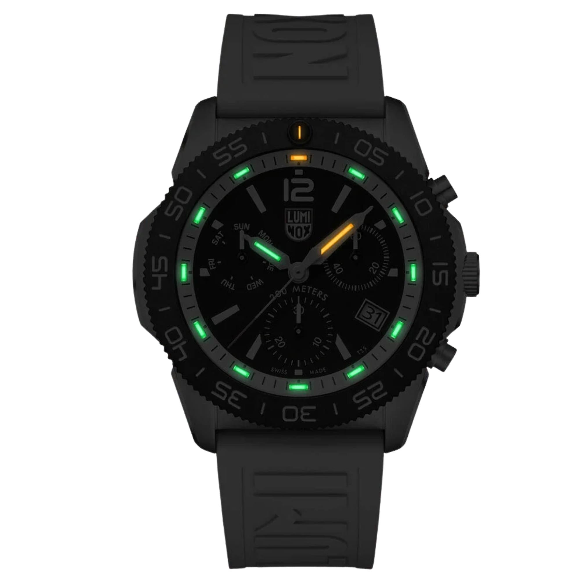 Montre homme quartz Luminox Pacific Diver 44mm chronographe cadran noir caoutchouc XS.3141