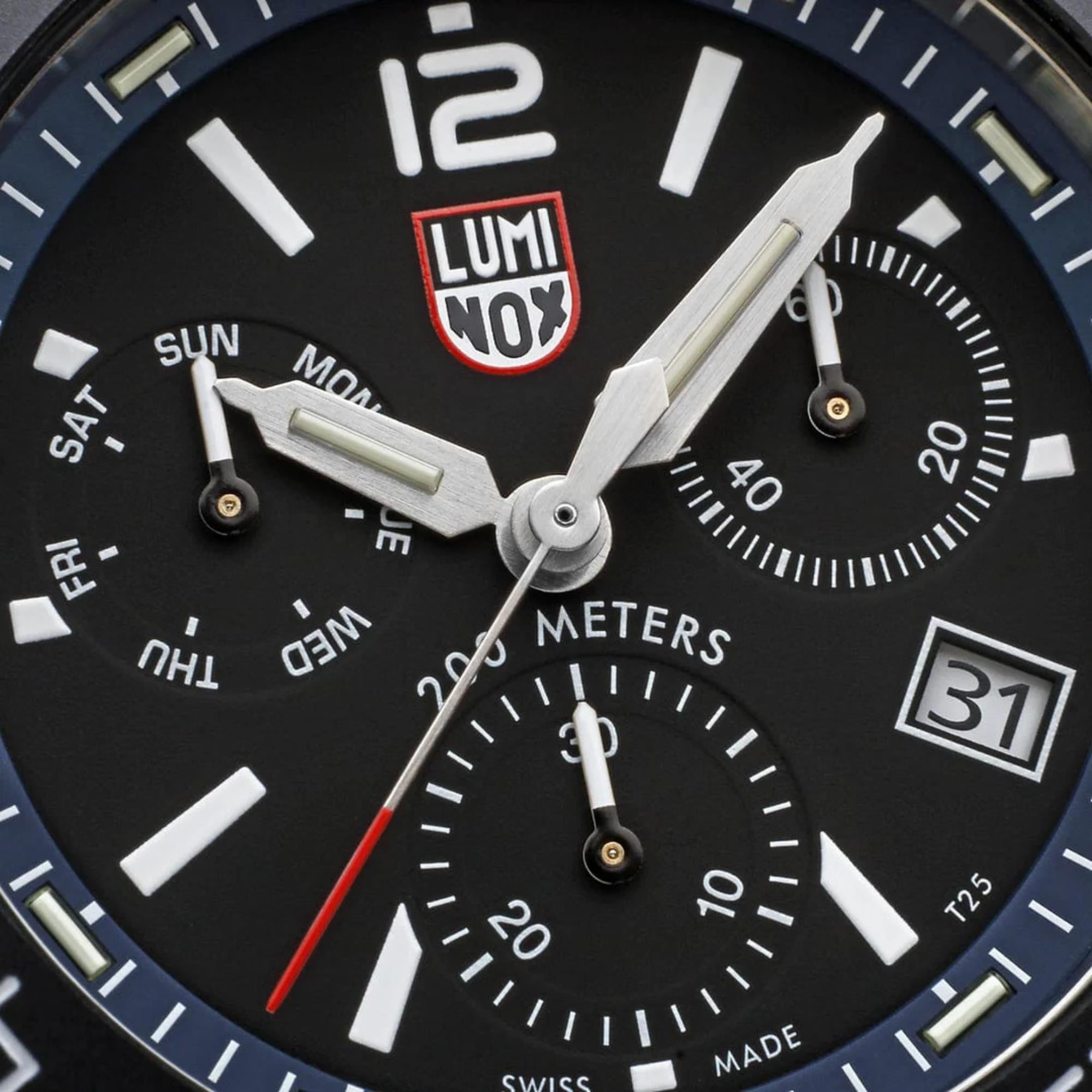 Montre homme quartz Luminox Pacific Diver 44mm chronographe cadran noir acier XS.3143.M