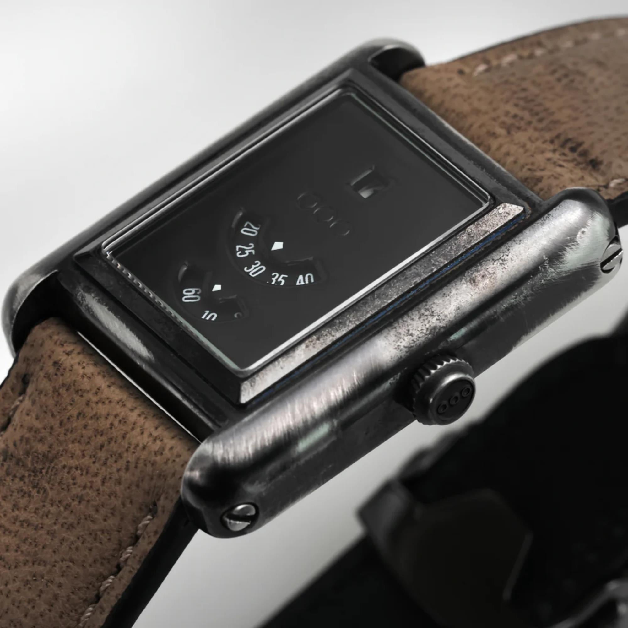 Out of Order Forma Venti F20BLK.OOO side profile close up view