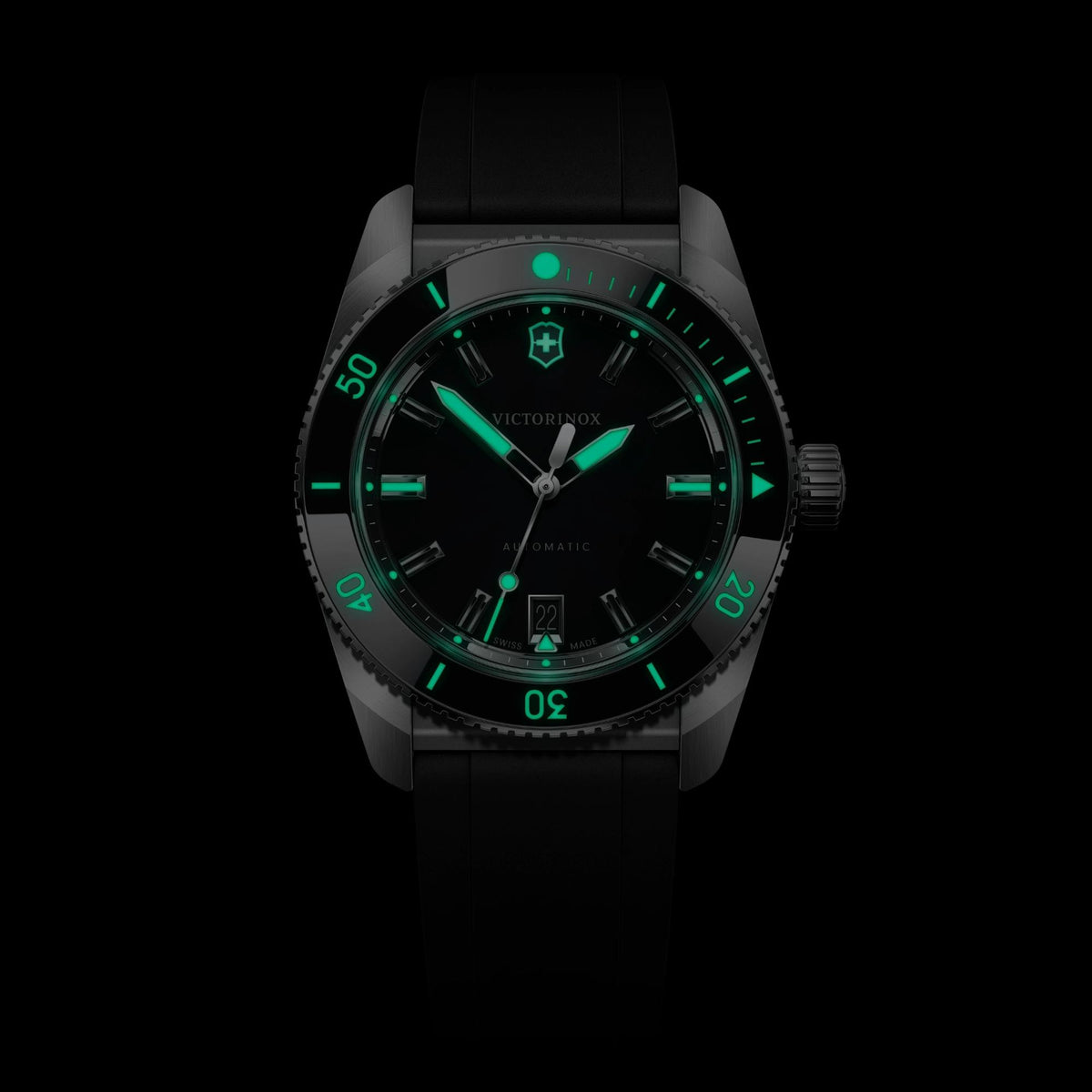 Victorinox Maverick 39mm Black Dial Rubber Mens Automatic Watch 242104
