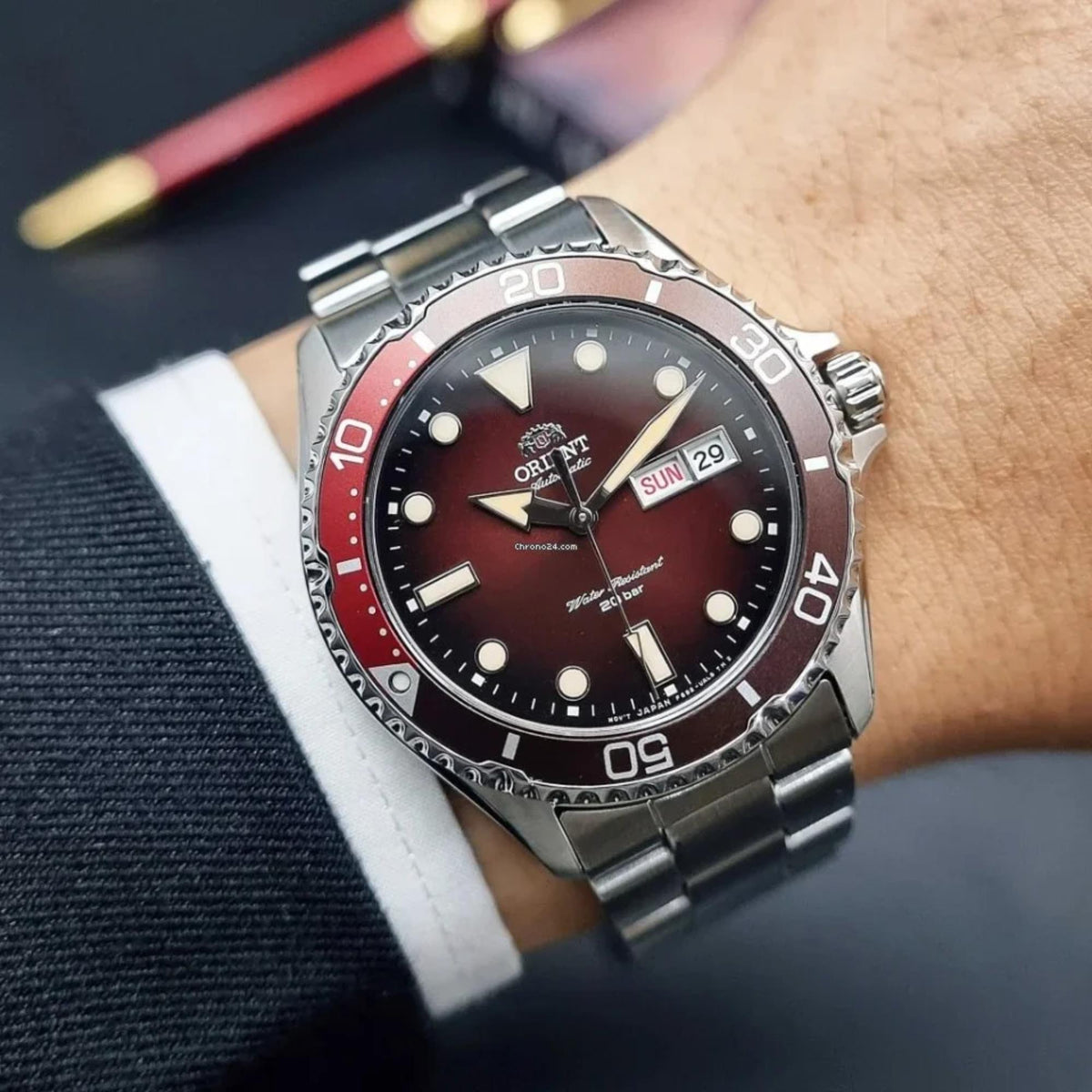 Orient Mako 'Kamasu' 42mm Red Dial Steel Mens Automatic Watch RA-AA0814R39B
