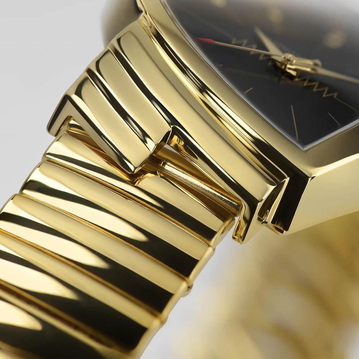 Hamilton Ventura 32mm Black Dial Yellow Gold-Tone Steel Mens Quartz Watch H24301131