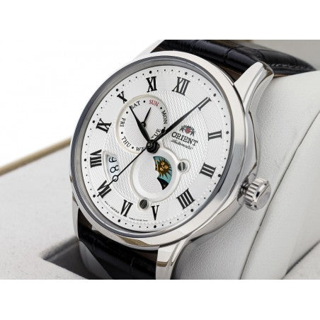Orient Bambino 42,5 mm Sonne & Mond Weißes Zifferblatt Leder Herren Automatik Uhr RA-AK0008S10B