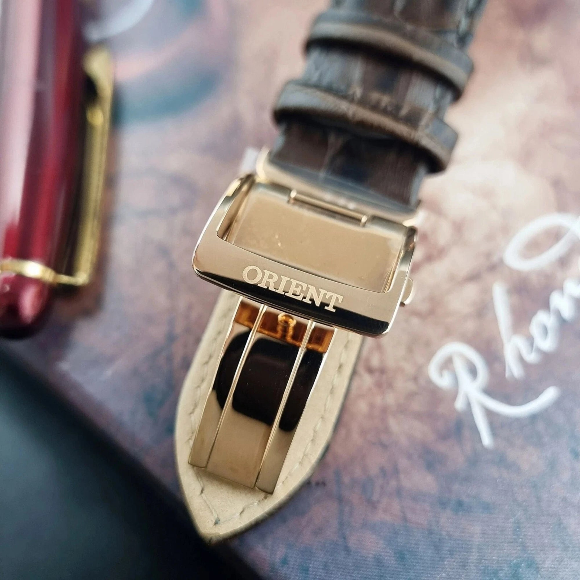Orient Bambino 42,5mm Sonne und Mond braunes Zifferblatt Leder Herren Automatik Uhr RA-AK0009T30B