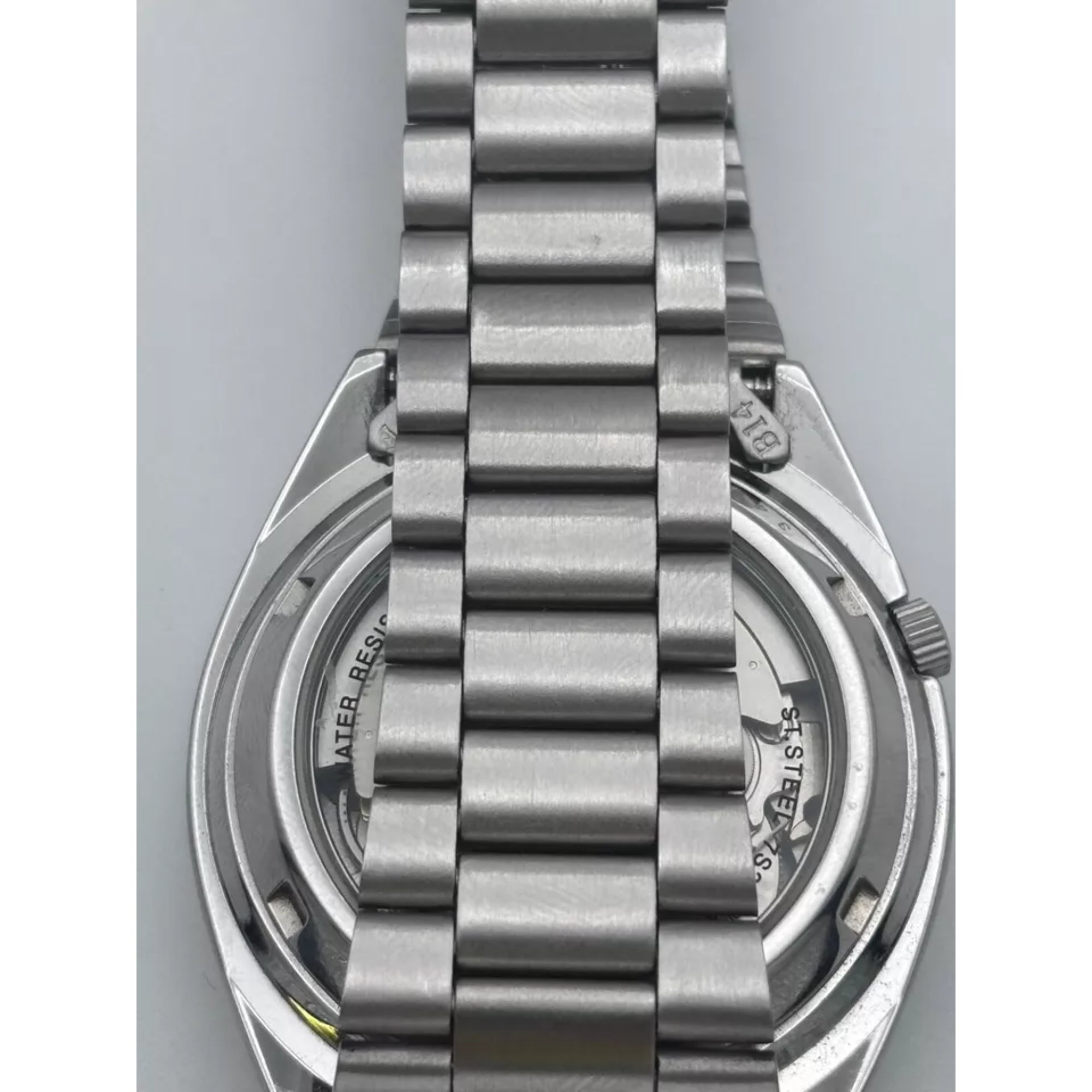 Seiko 5 Automatic Silver Dial Silver Stainless Steel Men’s Watch SNXS73K1 Pre-owned
