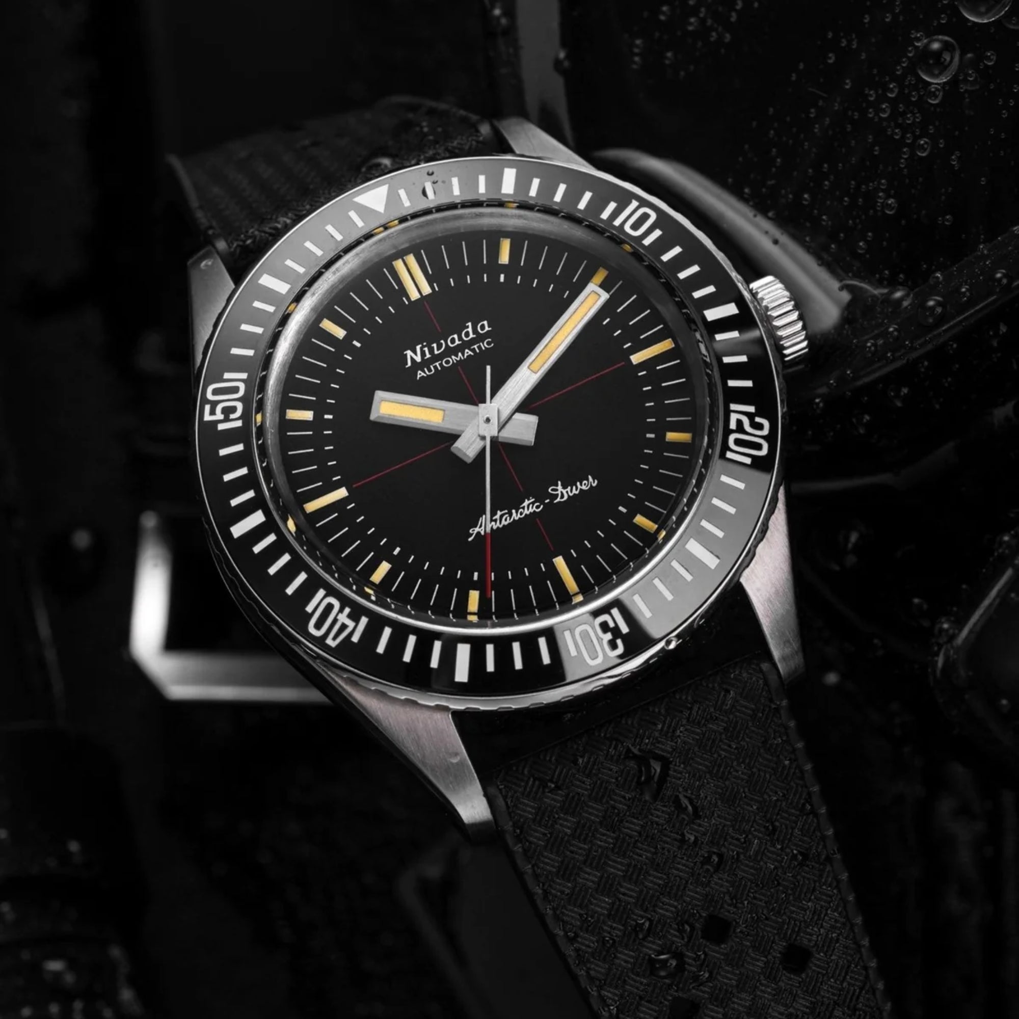 Nivada Grenchen Antarctic Diver 38mm Black Matte Crosshair Dial Rubber Mens Automatic Watch 32038A01