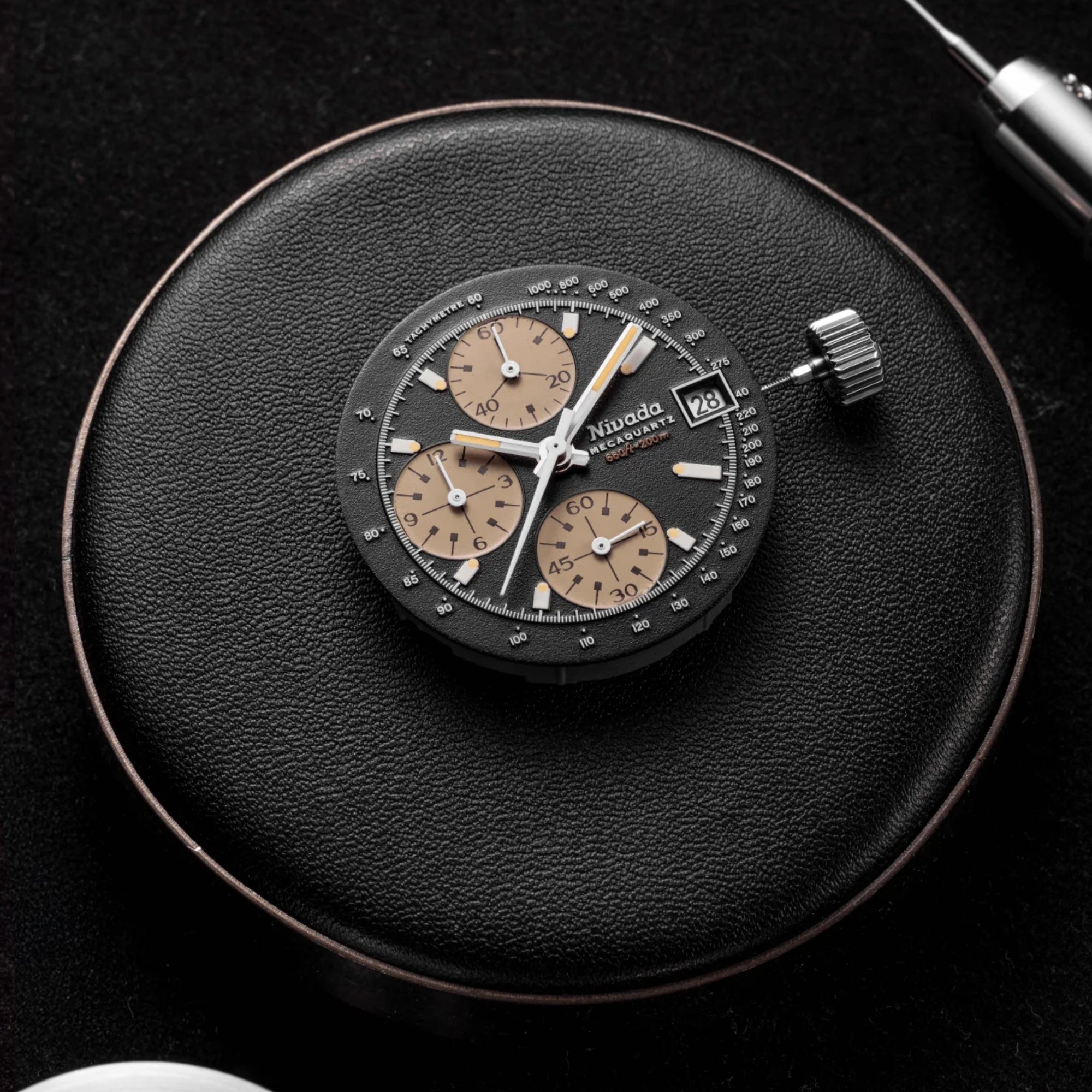 Nivada Grenchen Autochron Mecaquartz 38mm Chronograph Matt Schwarzes Gummi Herren Quarz Uhr 77001Q01