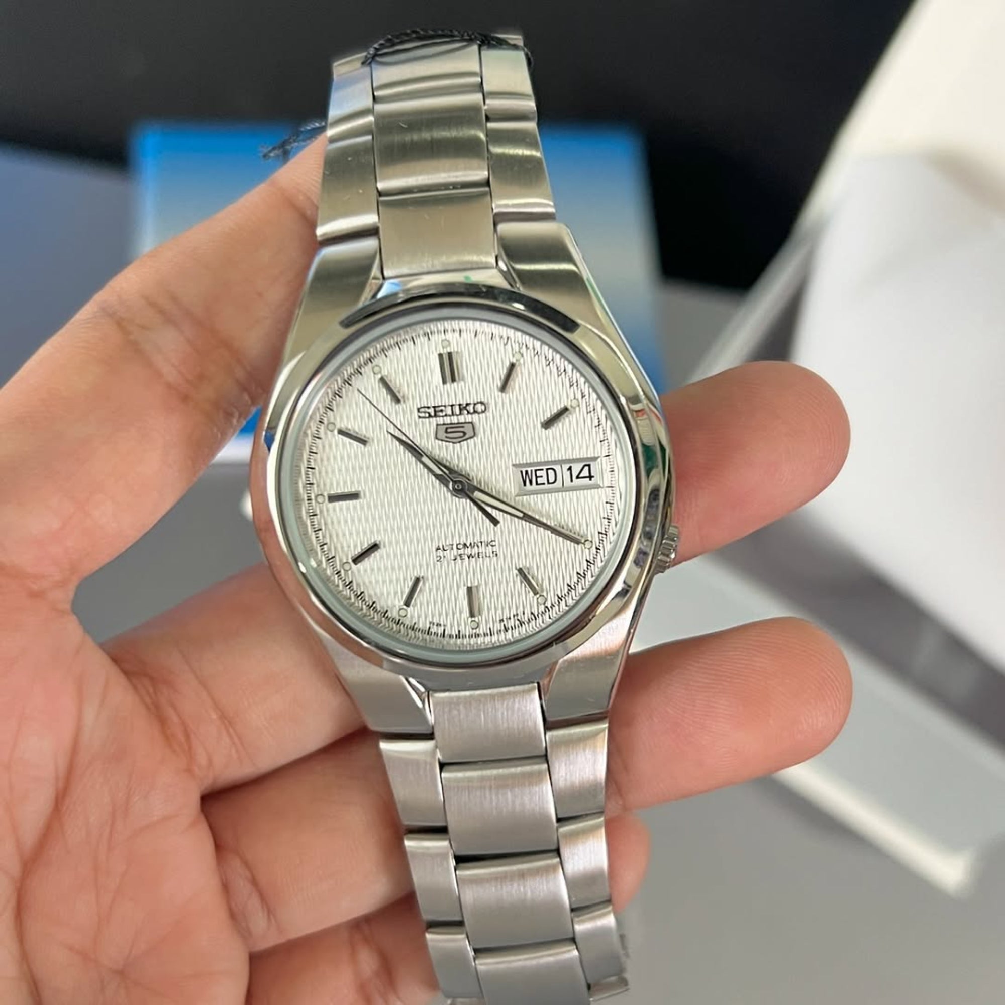 Seiko 5 Automatik Weißes Zifferblatt Stahlarmband Herren Uhr SNK601K1