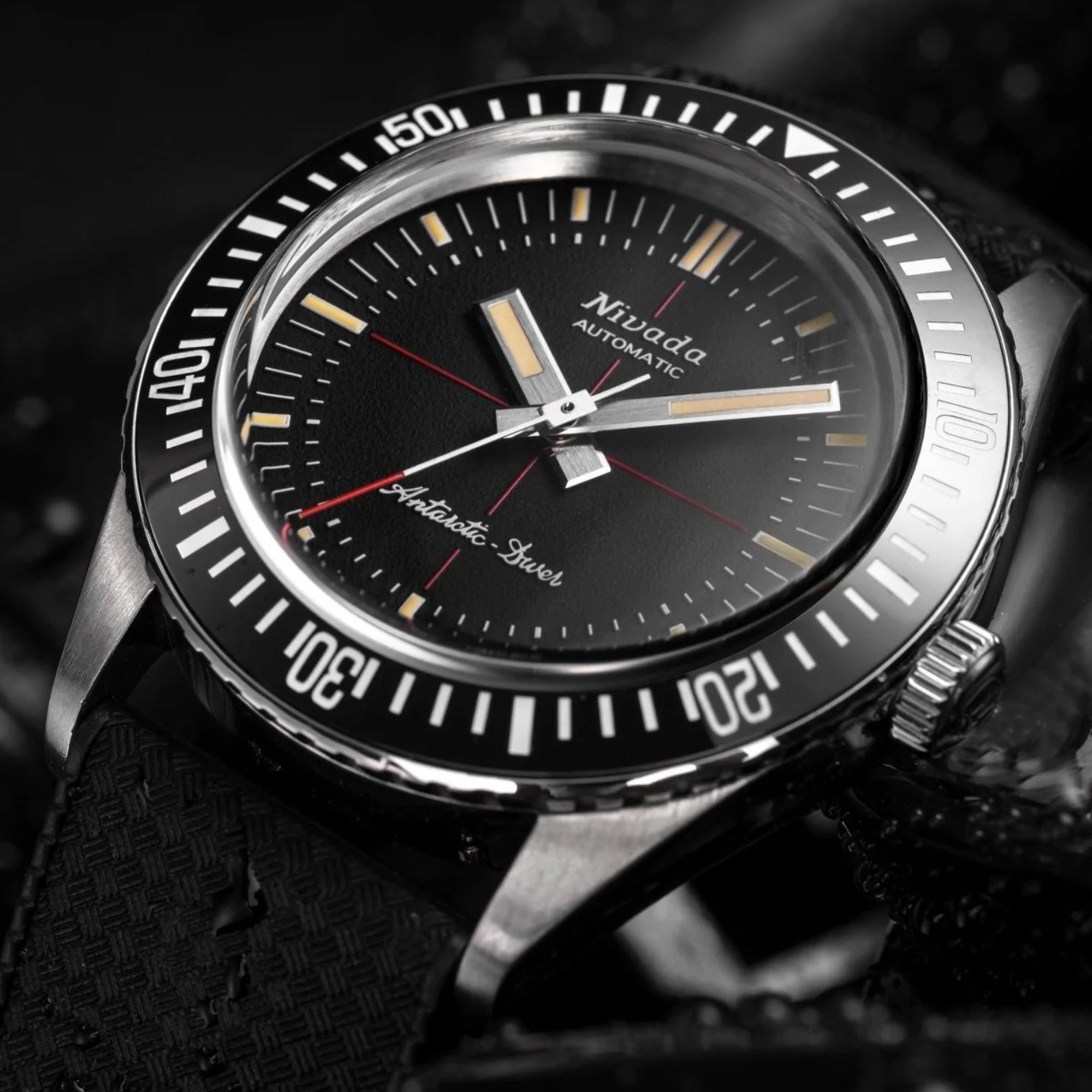 Nivada Grenchen Antarctic Diver 38mm Black Matte Crosshair Dial Rubber Mens Automatic Watch 32038A01