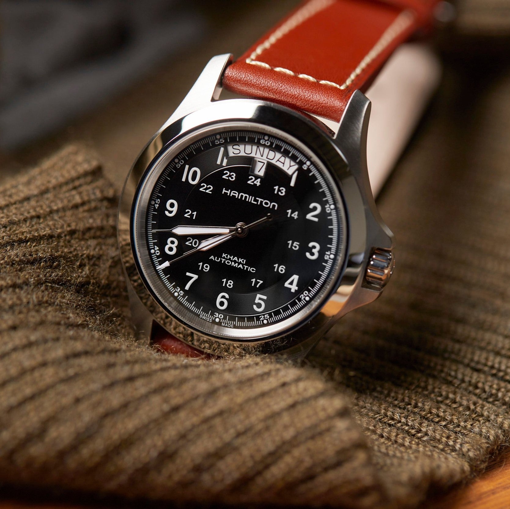 Hamilton Khaki Field 40mm King Black Dial Leather Mens Automatic Watch H64455533