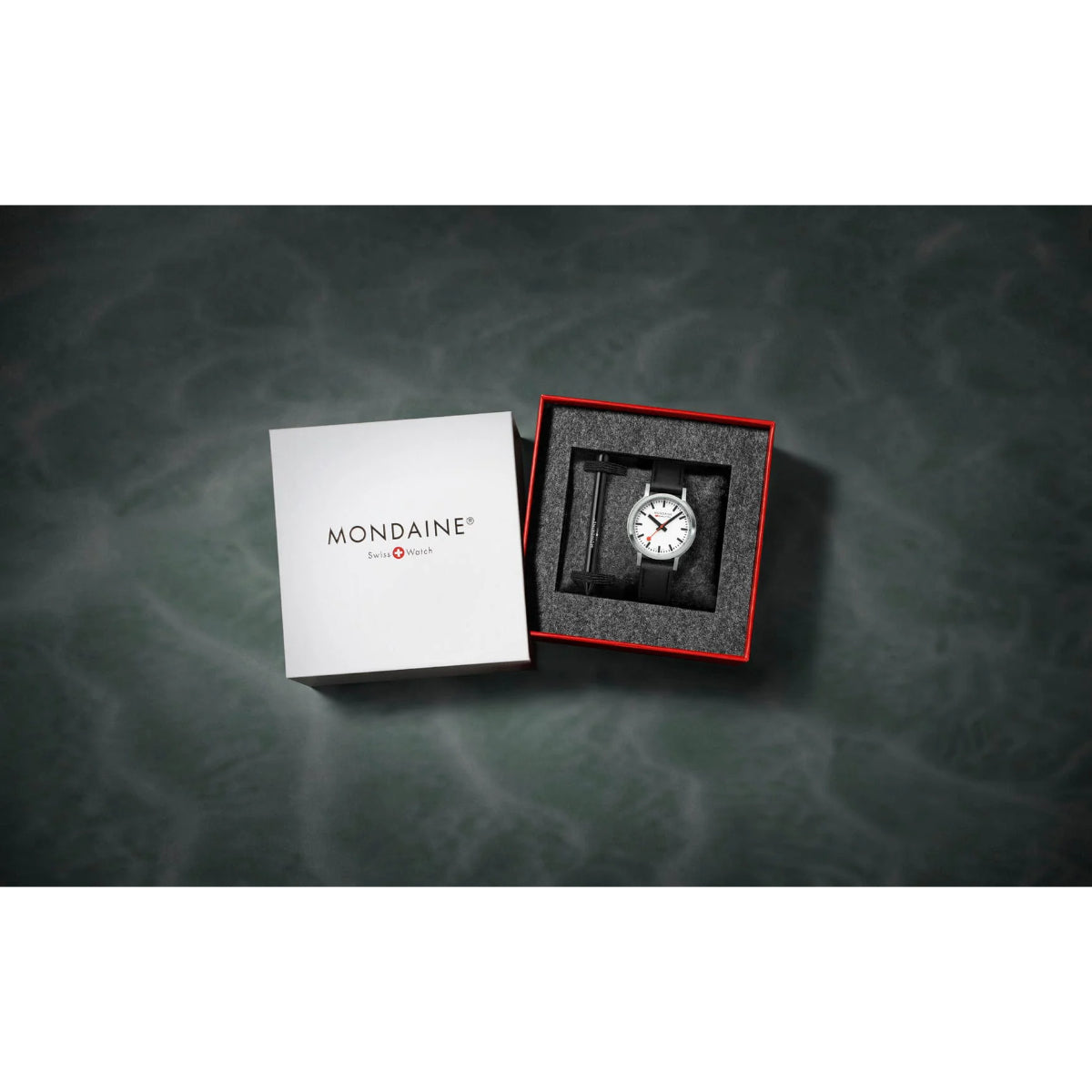 Mondaine stop2go Quarz Weißes Zifferblatt Lederarmband Uhr MST.3401B.LBV.SET