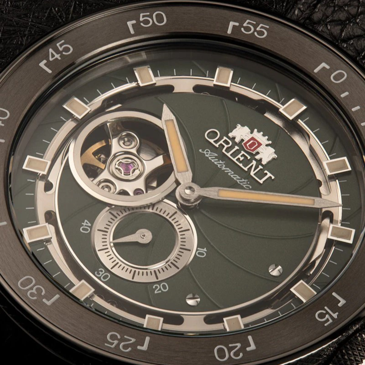 Orient Revival 41mm Retro Future Kamera grünes Zifferblatt Leder Herren Automatik Uhr RA-AR0202E30B