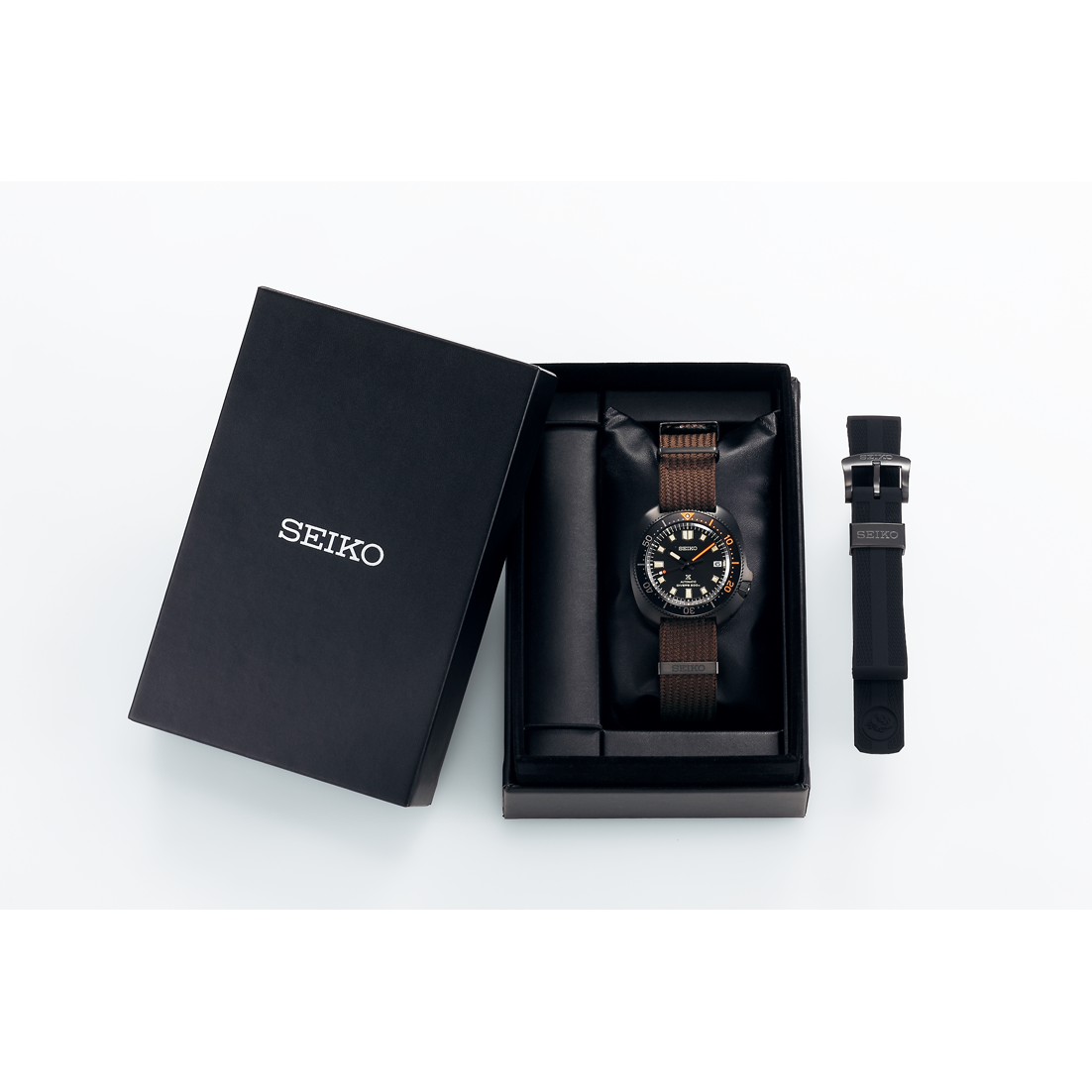 Seiko Prospex Schwarze Serie Heritage Kollektion 1970 Nachbildung Automatik Schwarzes Zifferblatt Braunes Textilarmband Herren Uhr SPB257J1