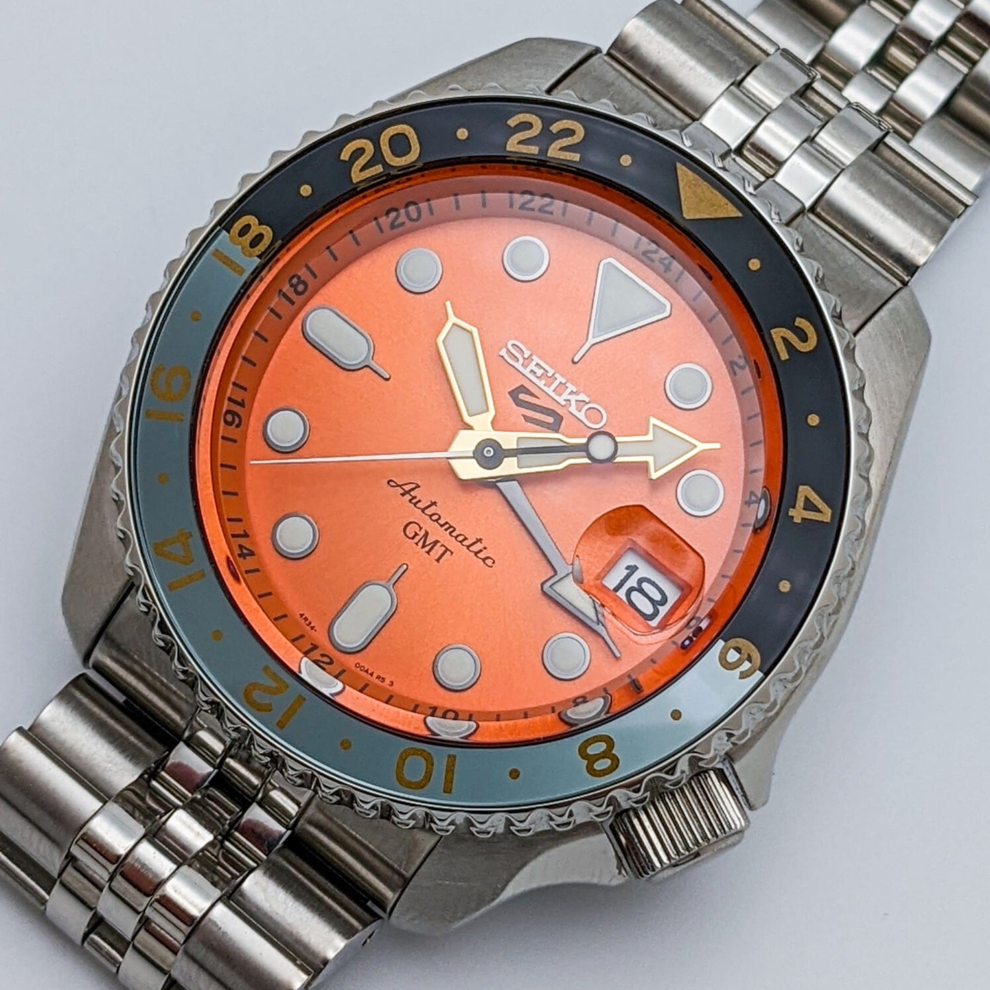 Seiko 5 Sports GMT 'Mikan Oranges Zifferblatt SKX Neuinterpretation Herren Uhr SSK005K1
