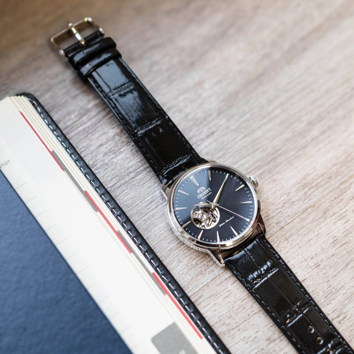 Orient Contemporary 41mm Offenes Herz Schwarzes Zifferblatt Leder Herren Automatik Uhr TAG02004B0