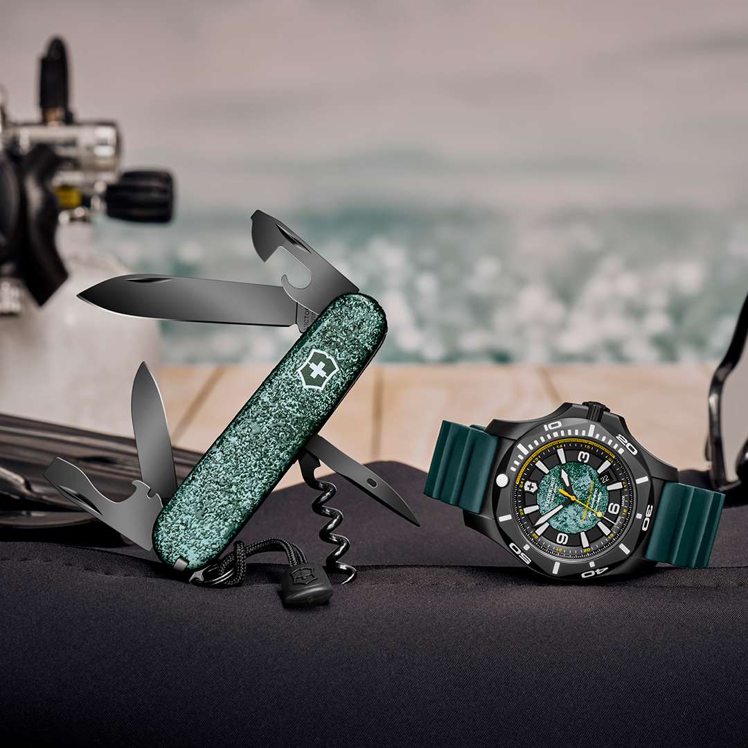 Victorinox I.N.O.X 45mm Professionelle Taucher Limited Edition Schwarzes Zifferblatt Gummi Herren Quarz Uhr 241957.1