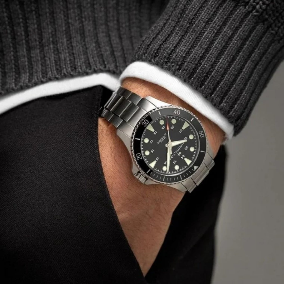 Hamilton Khaki Navy 40mm Black Dial Steel Mens Automatic Watch H82335131