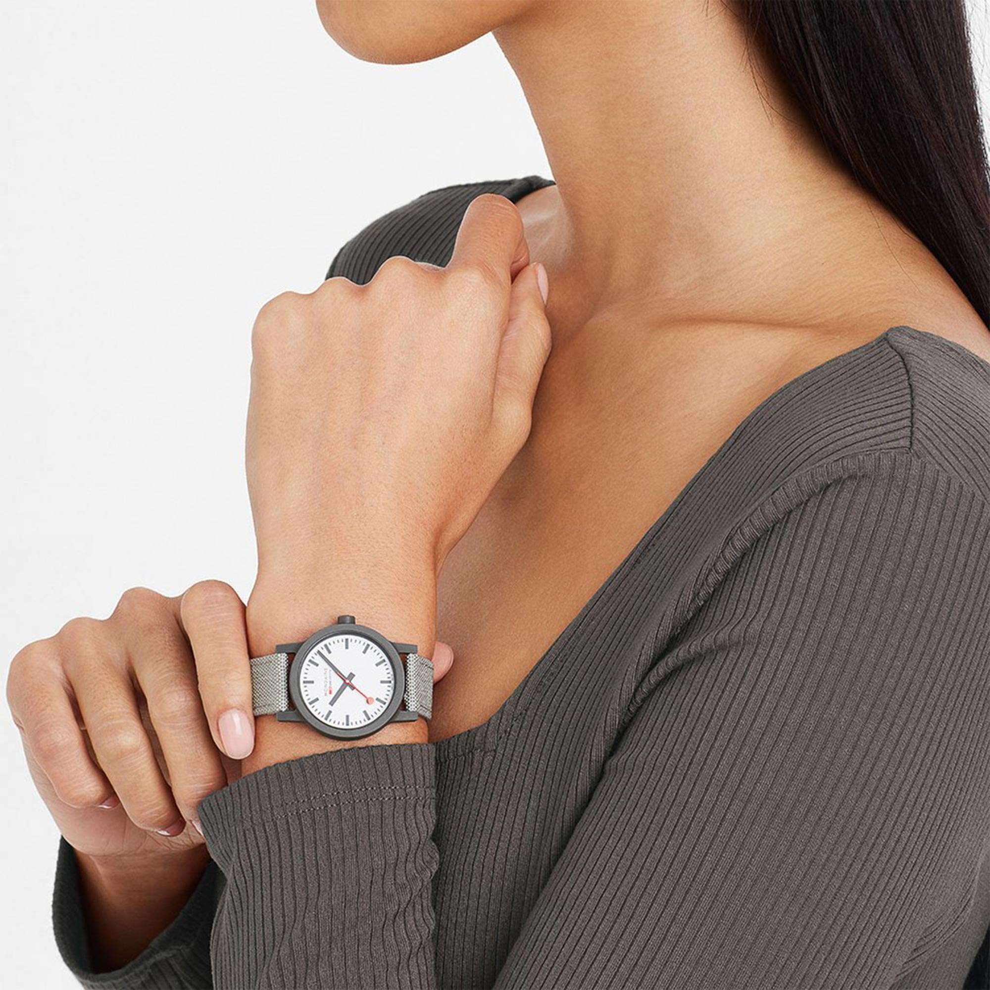 Mondaine Essence Nachhaltiger Quarz Weißes Zifferblatt Textilarmband Uhr MS1.32111.LH