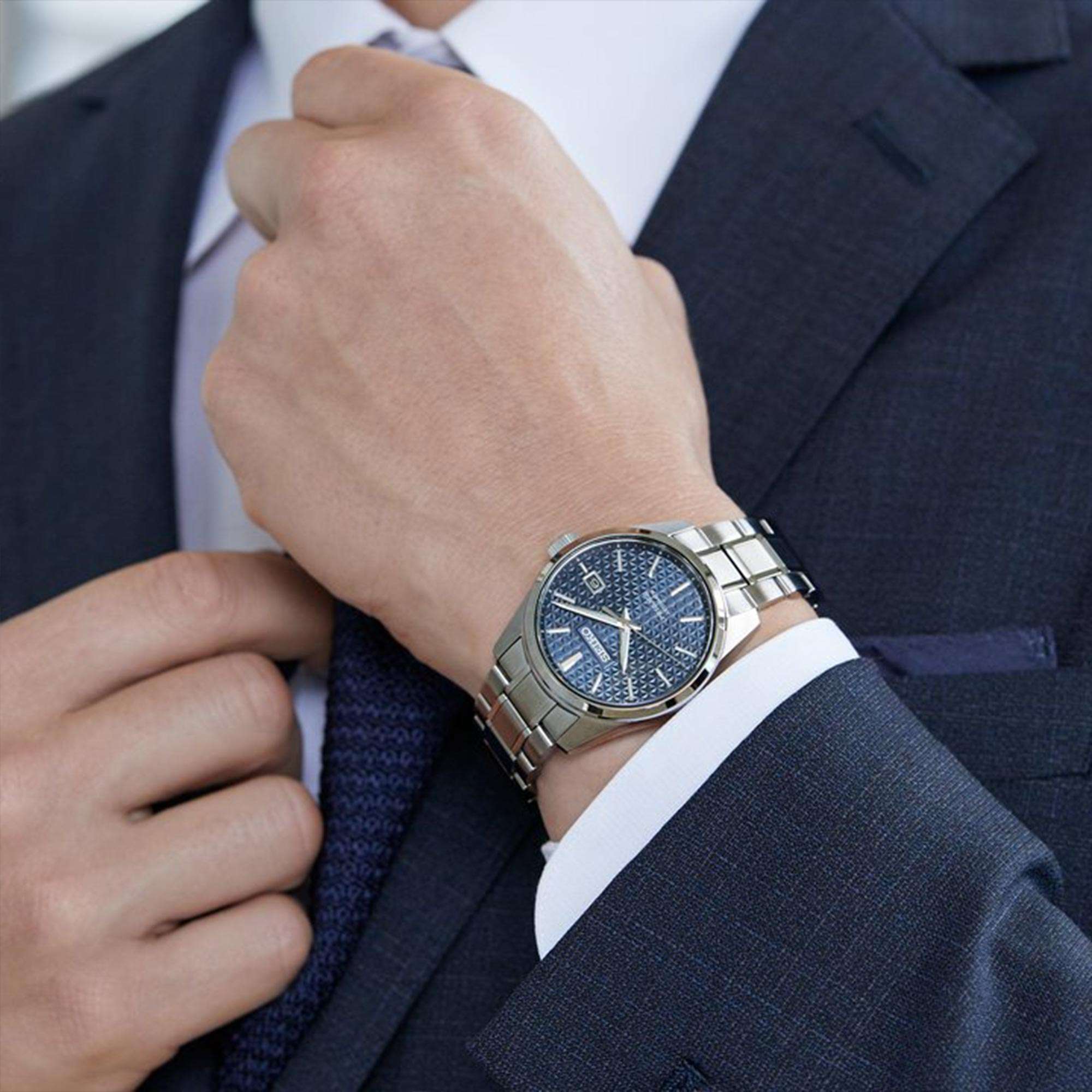 Seiko Presage Sharp Edge Serie Blaues Zifferblatt Silbernes Edelstahlarmband Automatik Herren Uhr SPB167J1