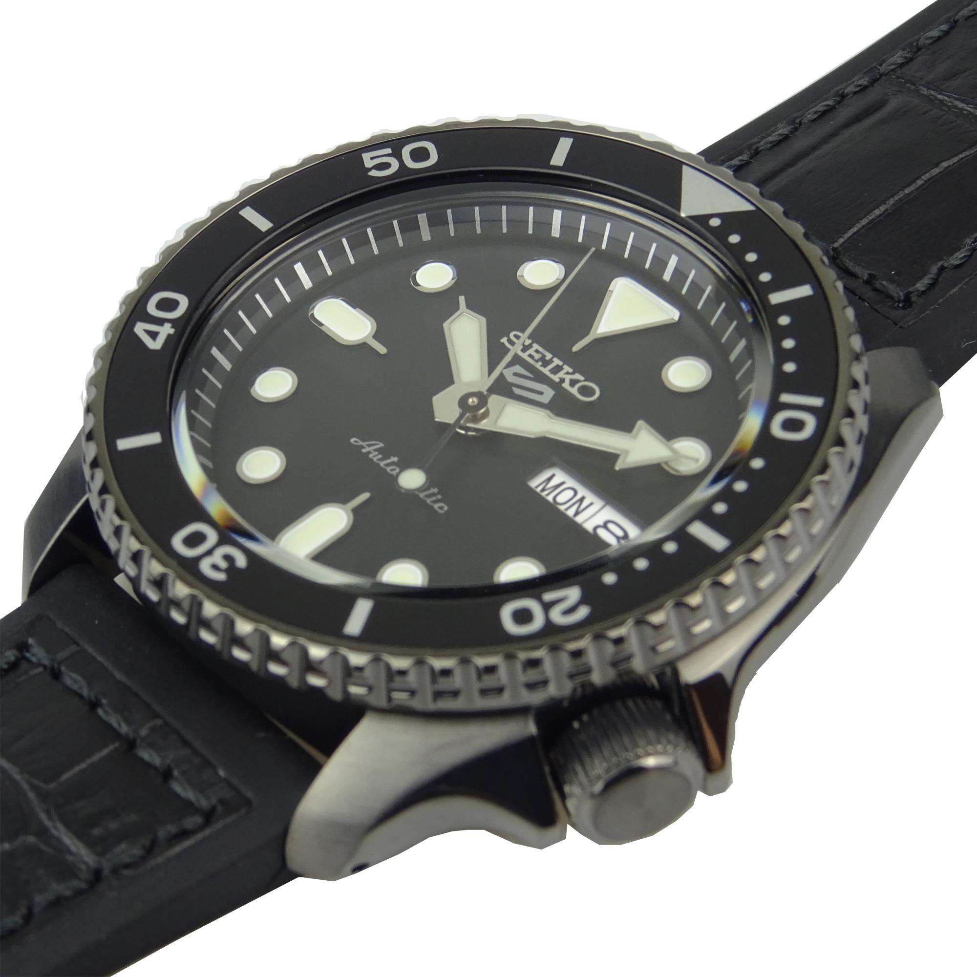 Seiko 5 Sports Automatik Schwarzes Zifferblatt Schwarzes Lederarmband Herren Uhr SRPD65K3