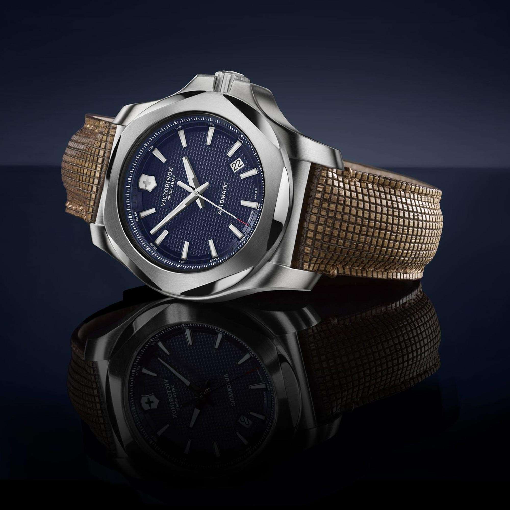 Victorinox Swiss Army I.N.O.X Mechanisch Blaues Zifferblatt Holzarmband Herren Uhr 241834