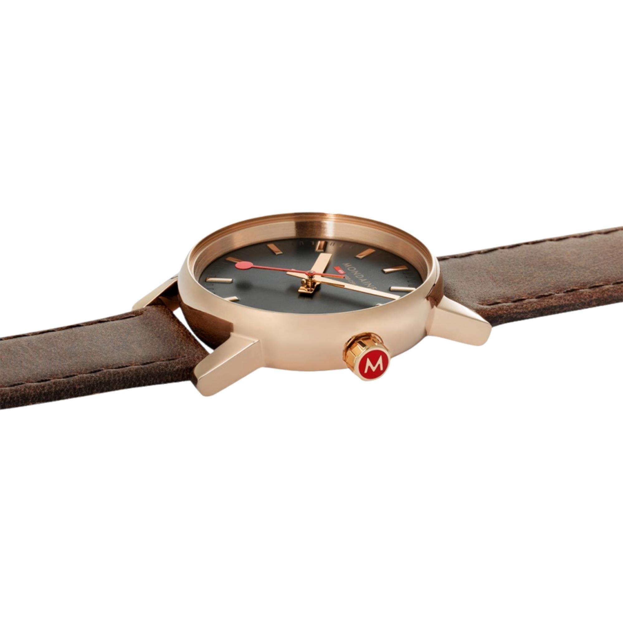 Mondaine EVO2 Quarz Graues Zifferblatt Lederarmband Uhr MSE.30180.LG