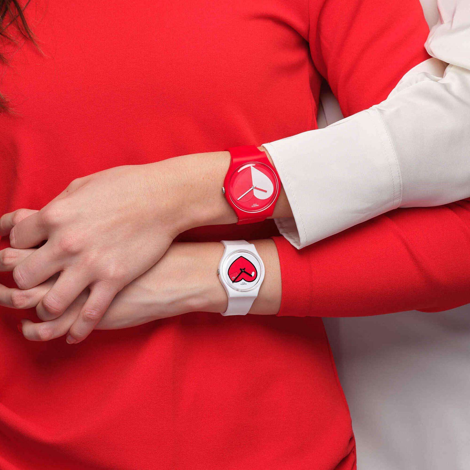 Swatch New Gent Half <3 Weißer Quarz Rotes Zifferblatt Rotes Silikonarmband Uhr SO29Z112