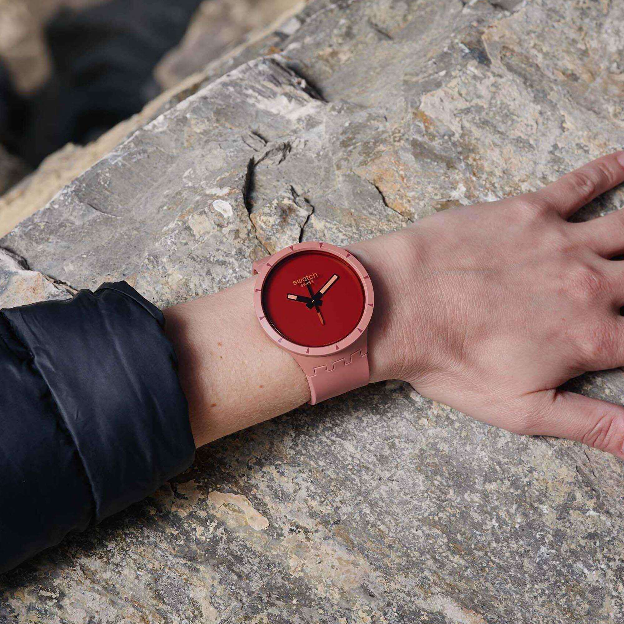 Swatch Big Bold Bioceramic Canyon Quarz Rotes Zifferblatt Silikonarmband Uhr SB03R100