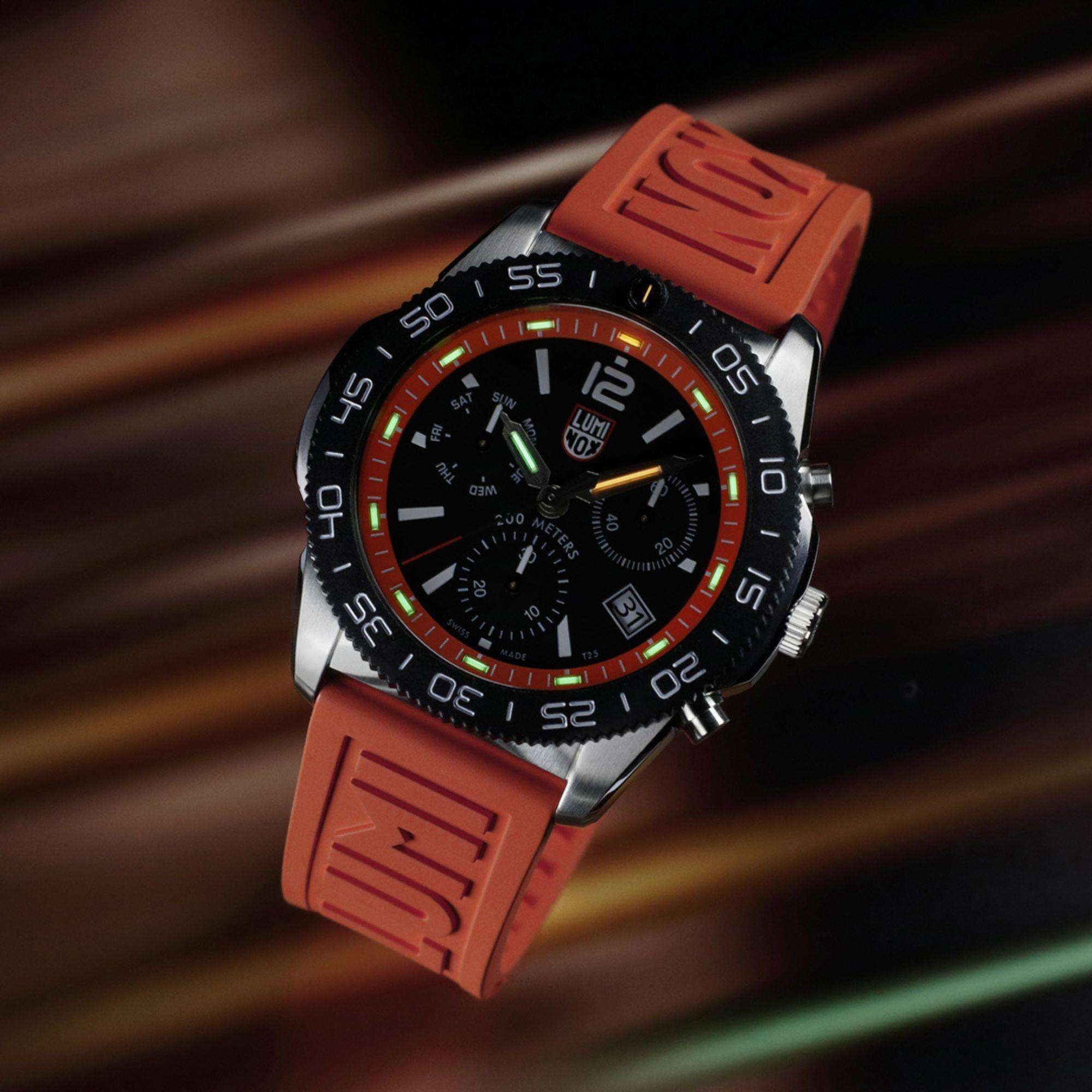 Luminox Pacific Diver Chronograph Orange Gummiband Schwarzes Zifferblatt Herren Uhr XS.3149