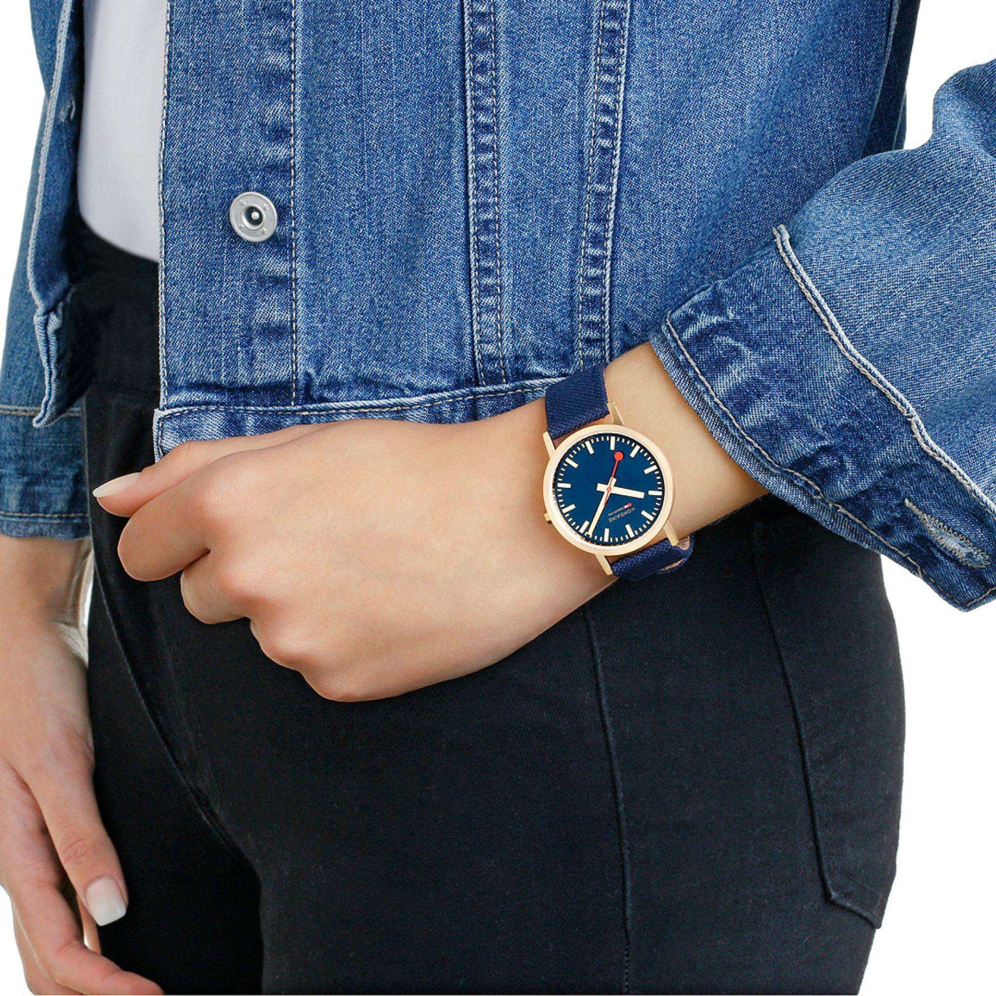 Mondaine Classic Tiefsee Blau Uhr A660.30314.40SBQ
