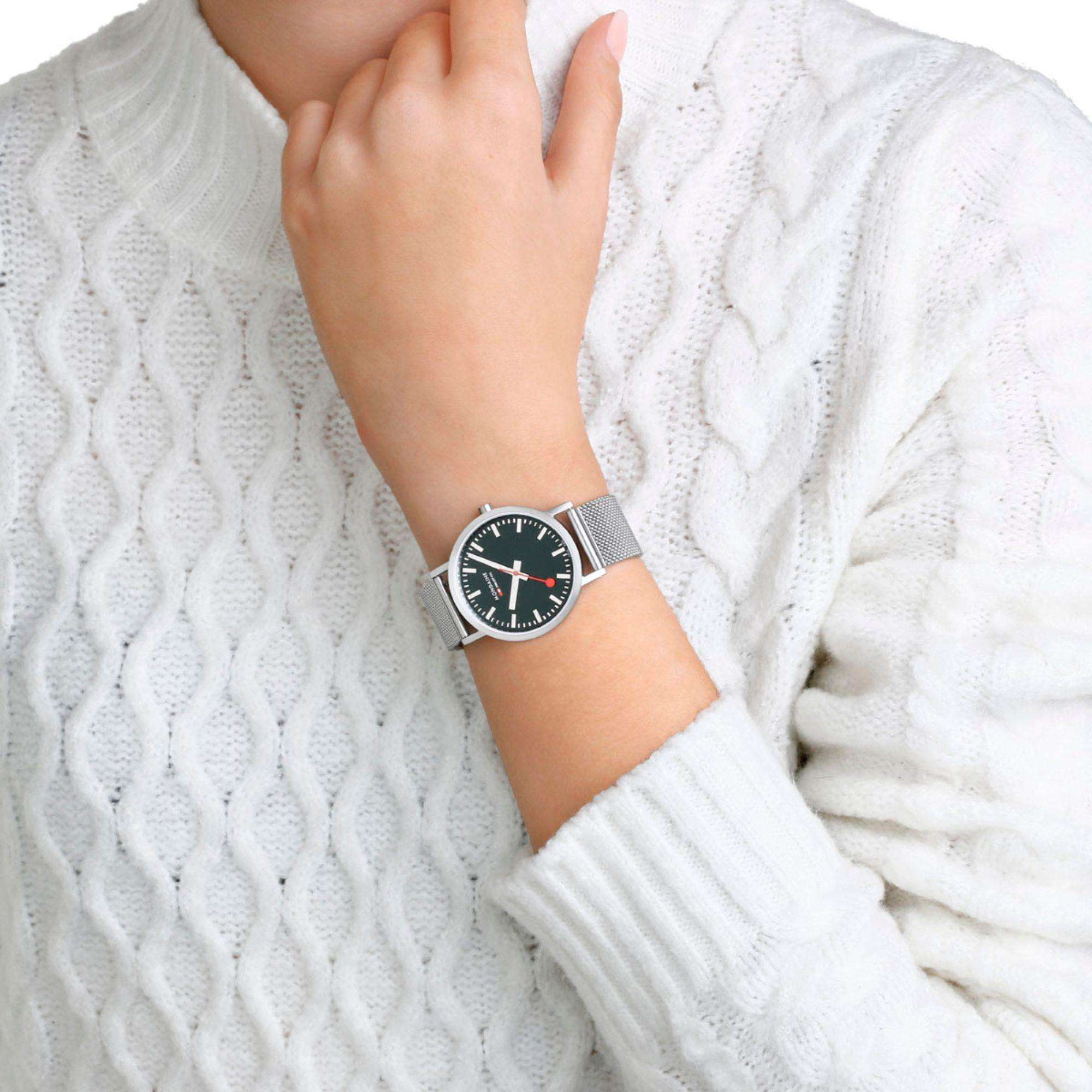 Mondaine Classic Armband Uhr mit Waldgrünem Zifferblatt und Mesh-Armband A660.30314.60SBJ