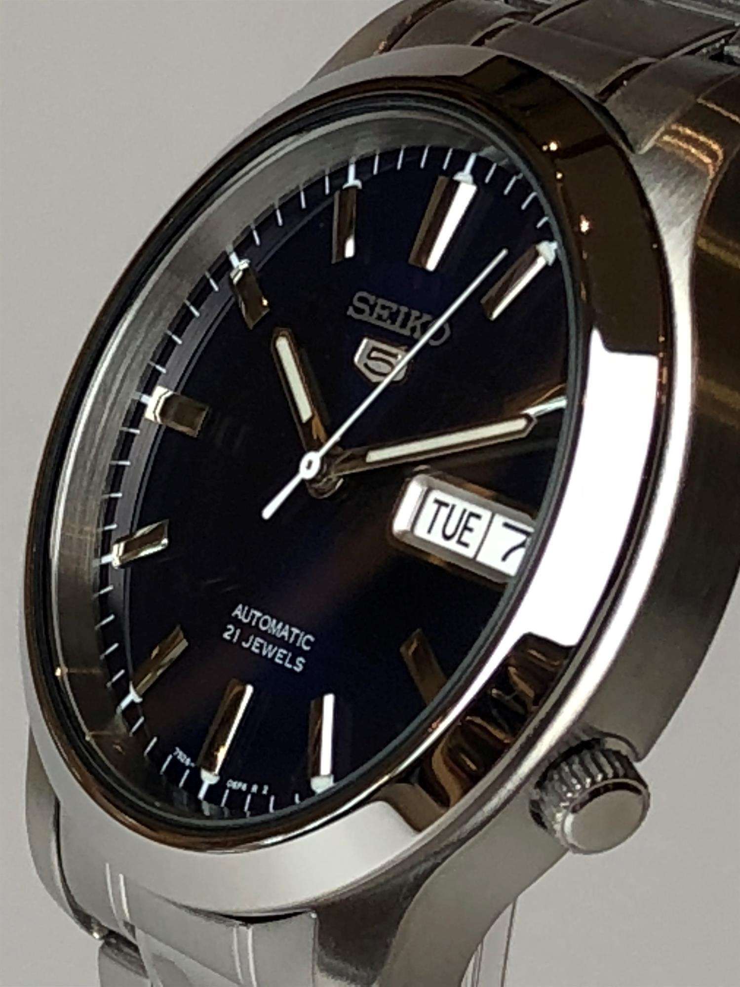 Seiko 5 Classic Automatik Blaues Zifferblatt Stahlarmband Herren Uhr SNK793K1