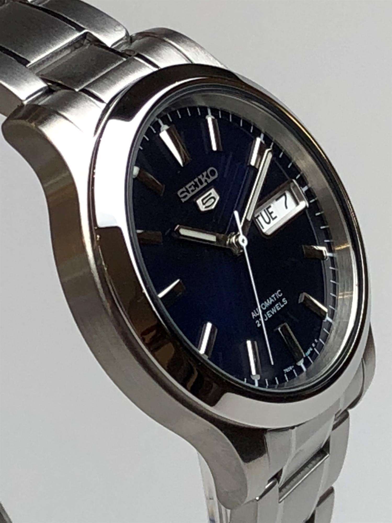Seiko 5 Classic Automatik Blaues Zifferblatt Stahlarmband Herren Uhr SNK793K1