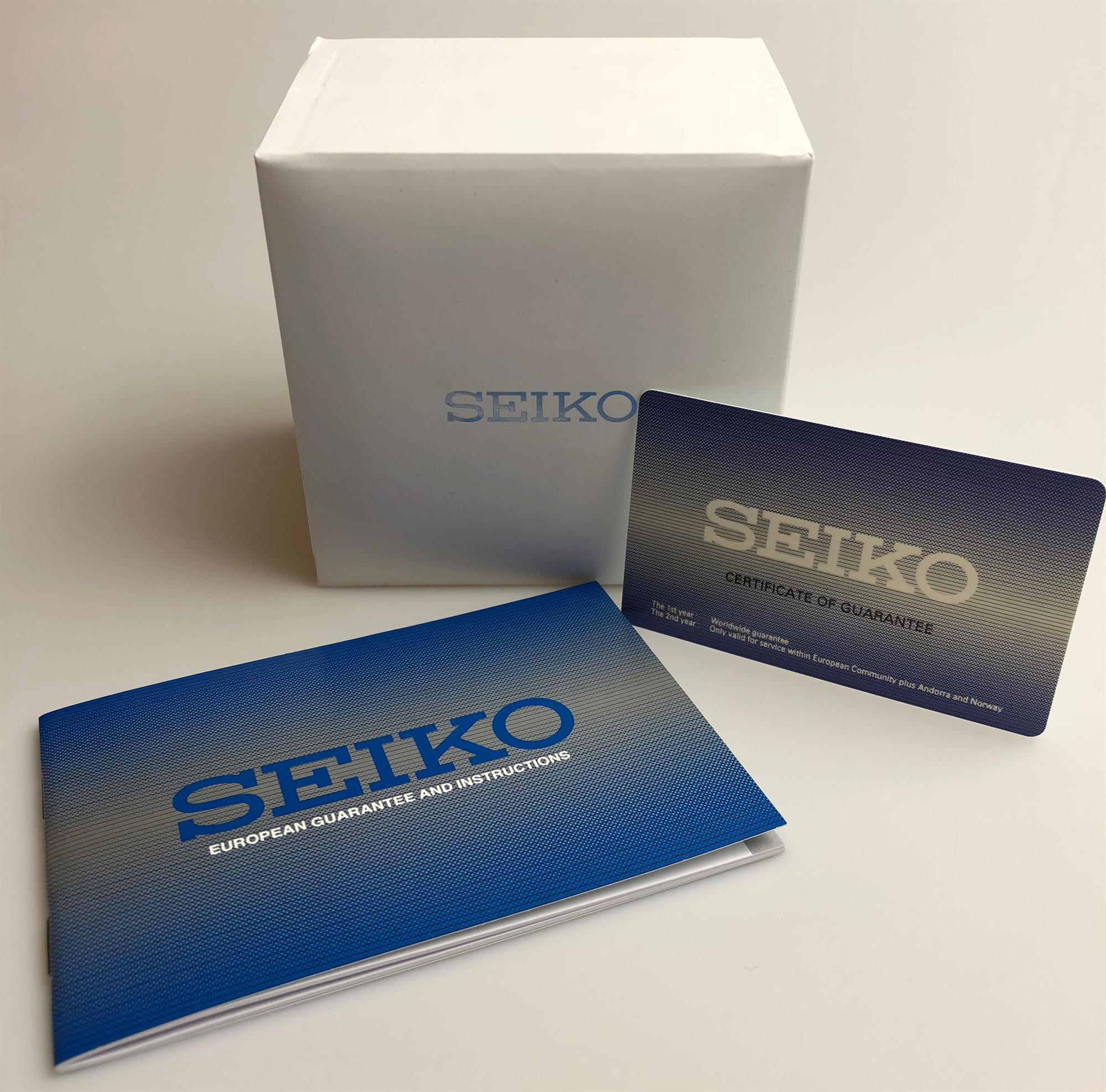 Seiko 5 Classic Automatik Blaues Zifferblatt Stahlarmband Herren Uhr SNK793K1