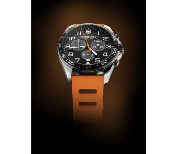 Victorinox FieldForce 42mm Chronograph Schwarzes Zifferblatt Gummi Herren Quarz Uhr 241893