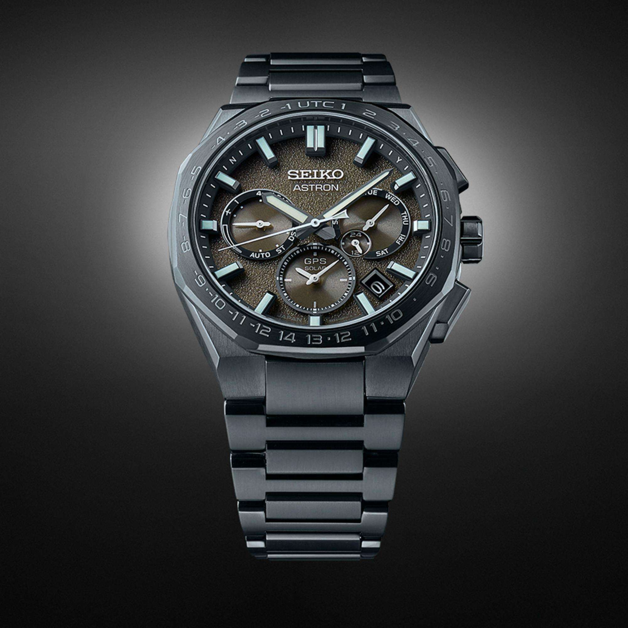 Seiko Astron Limited Edition (600 Stück) Resident Evil Death Island 'Chris' GPS Solar Grau-Khaki Zifferblatt Herren Uhr SSH129J1