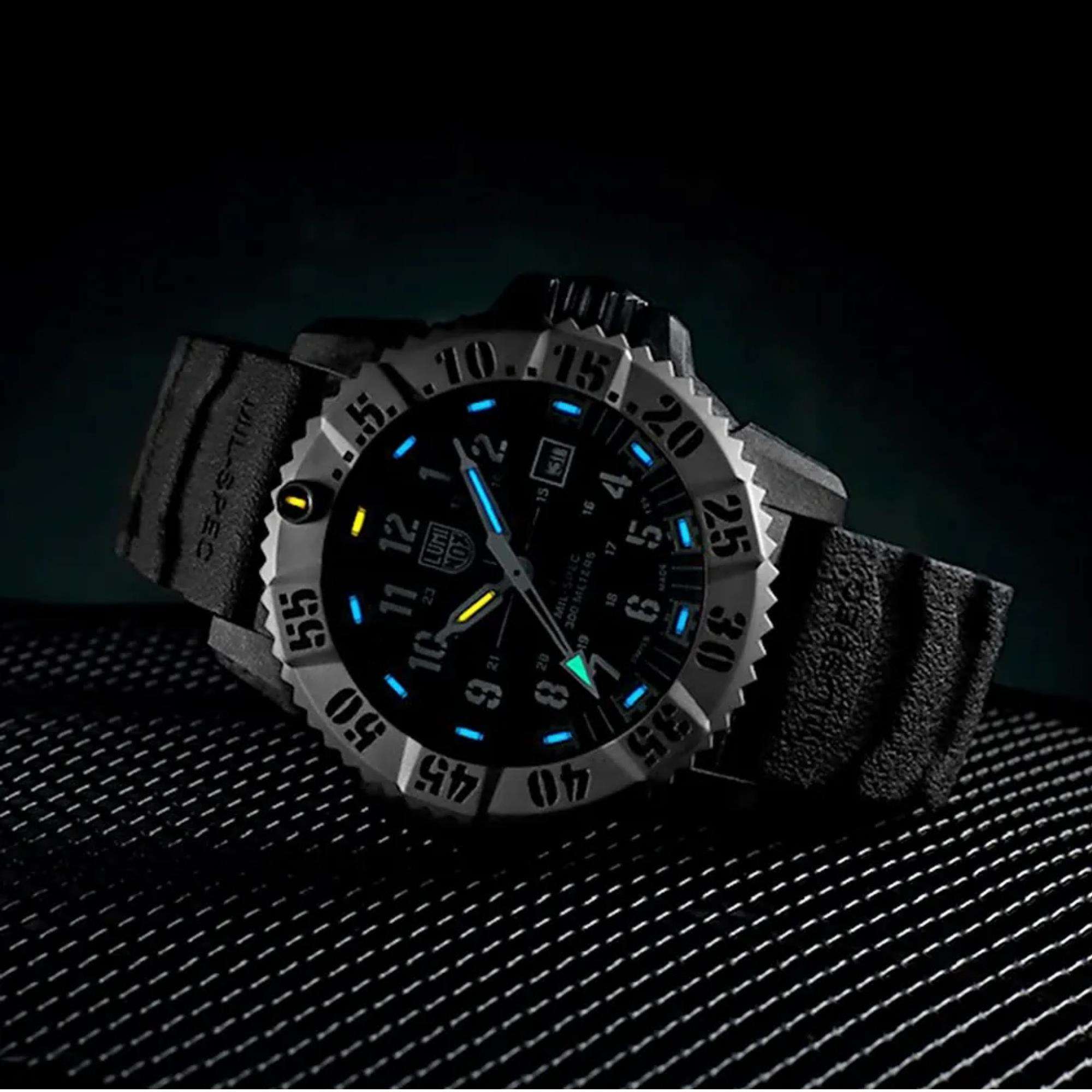 Luminox MIL-SPEC 3350 SERIE Schwarzes Zifferblatt Uhr XL.3351.SET