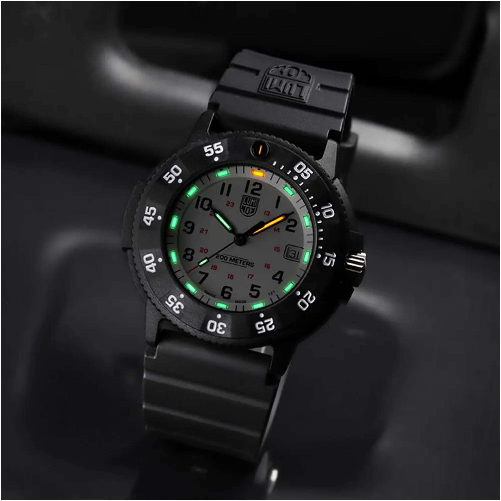 Luminox Original Navy Seal 3000 Evo Serie Weißes Zifferblatt Gummiband Herren Uhr XS.3007.EVO.S