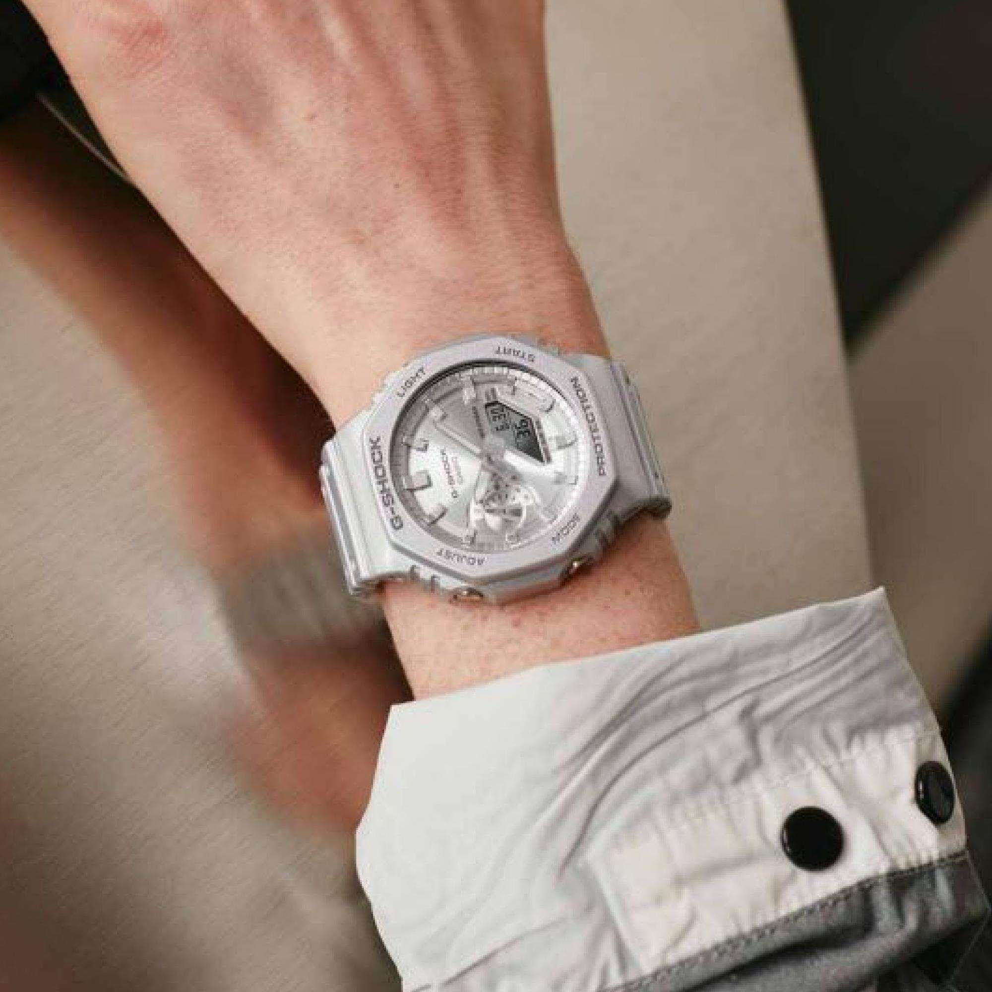 Casio G-Shock Classic Forgotten Future Silber Herren Uhr GA-2100FF-8AER