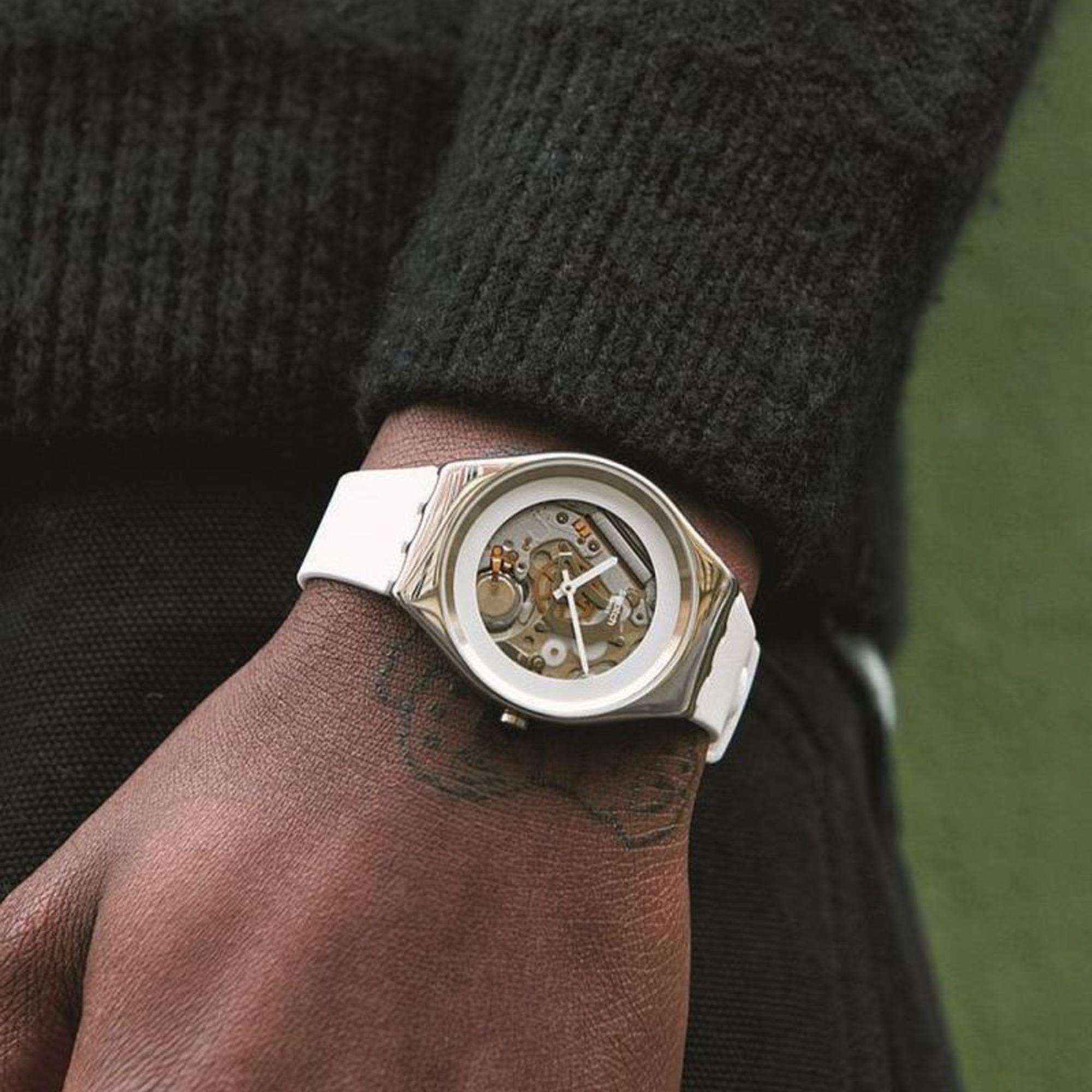 Swatch PURE WHITE IRONY Herren Uhr SYXS138