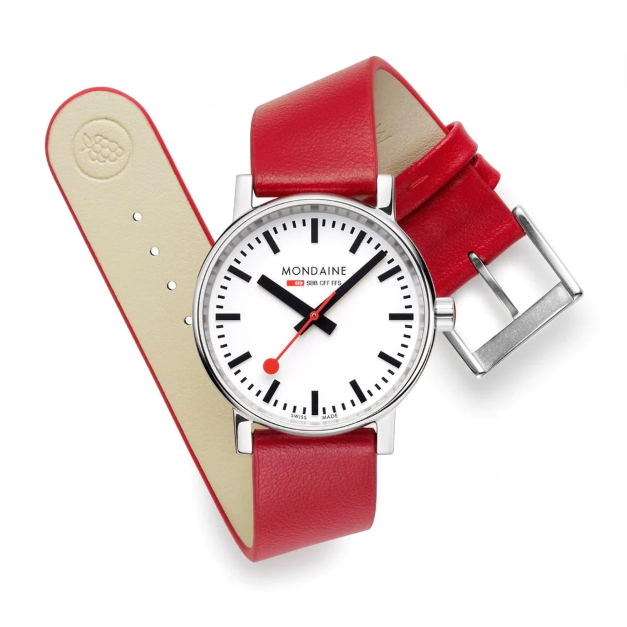 Mondaine EVO2 35mm Weißes Zifferblatt Leder Damen Quarz Uhr MSE.35110.LCV