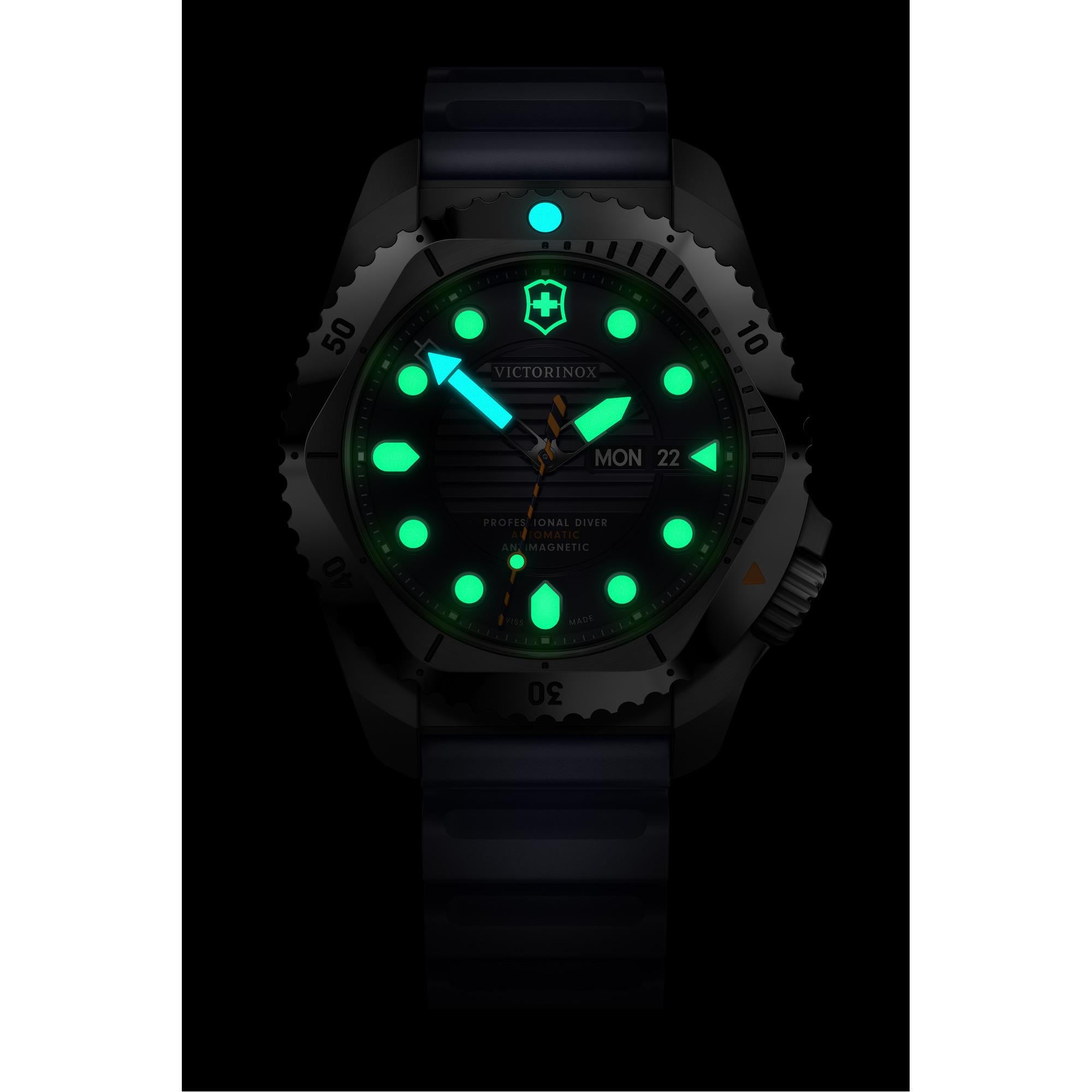 Victorinox Dive Pro 241995 unidirectional bezel and luminous markers at dark