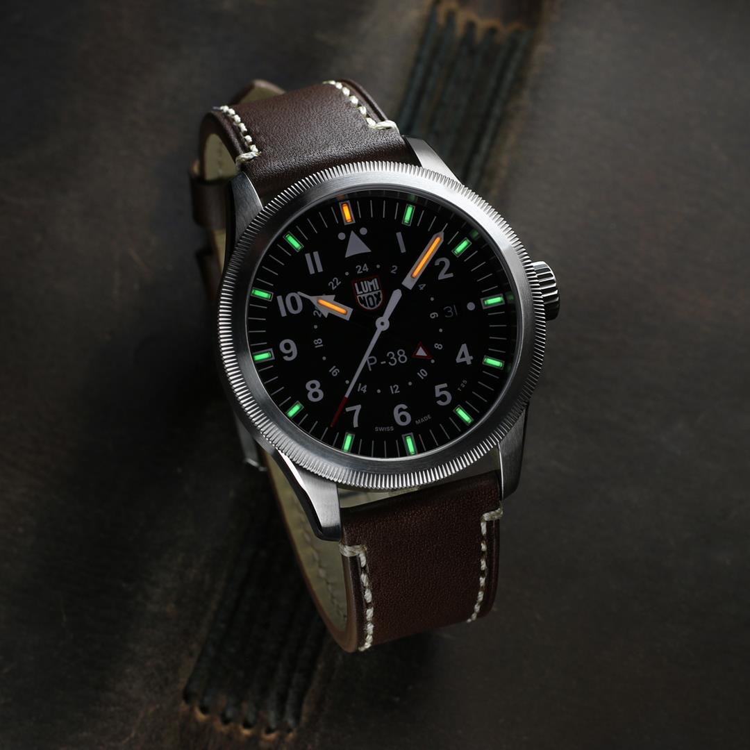 Luminox Air Pilot P-38 Lightning GMT Schwarzes Zifferblatt Braunes Lederarmband Herren Uhr XA.9521